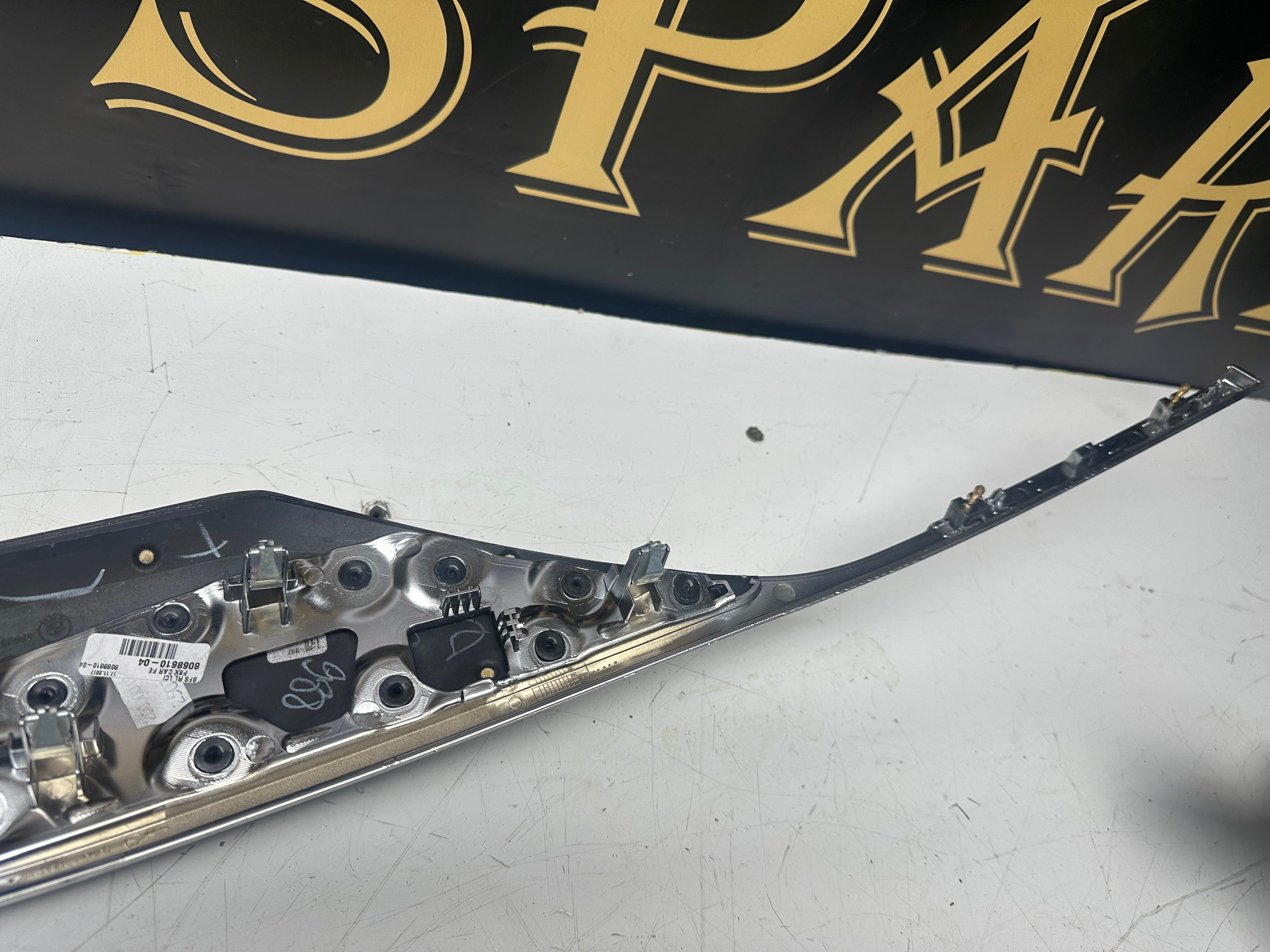 BMW X4 2014–20 Center Carbon Interior Trim & Air Vents/Grilles (8068610-04)