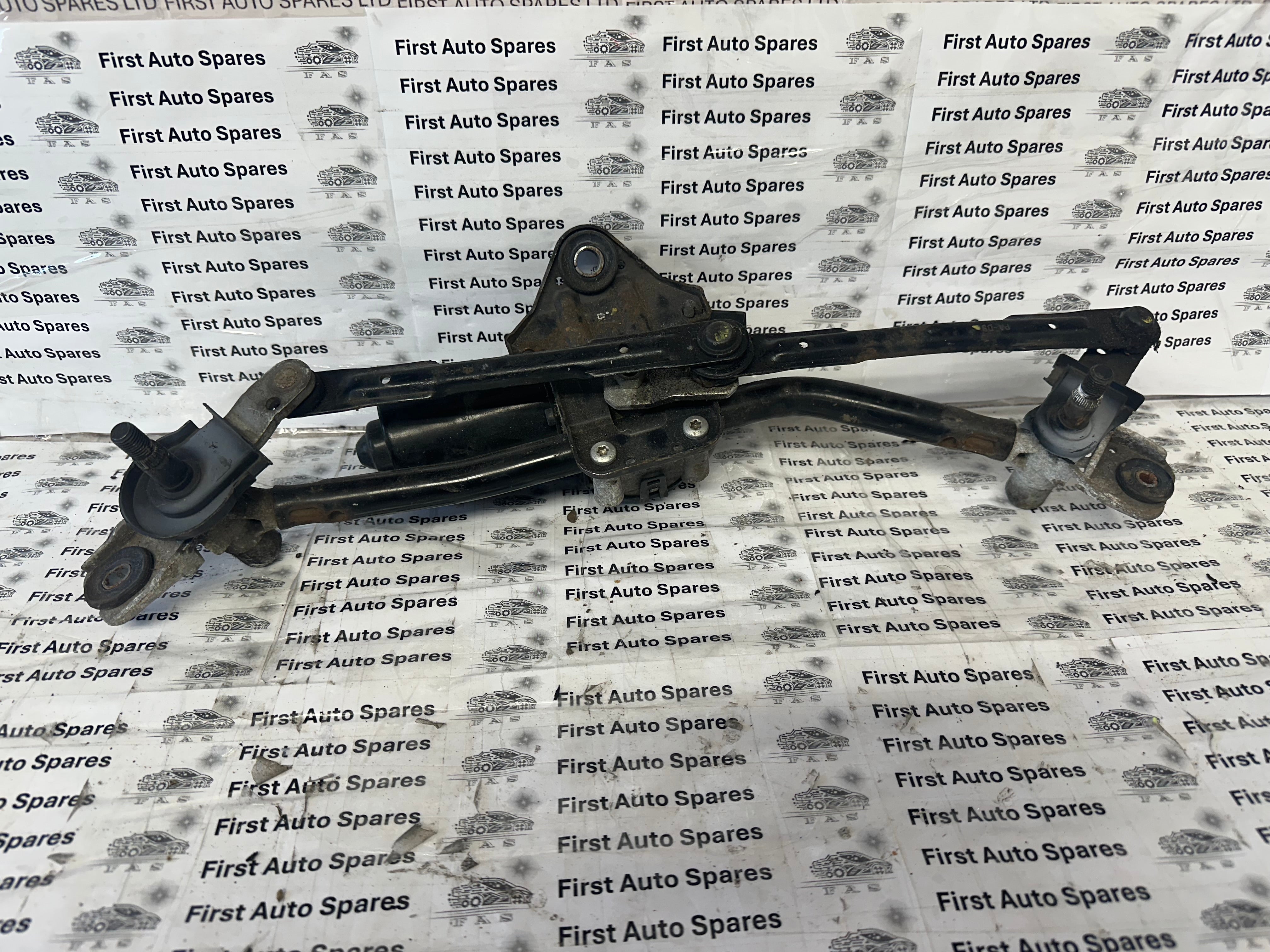 Hyundai i10 2014 Front Wiper Motor & Linkage