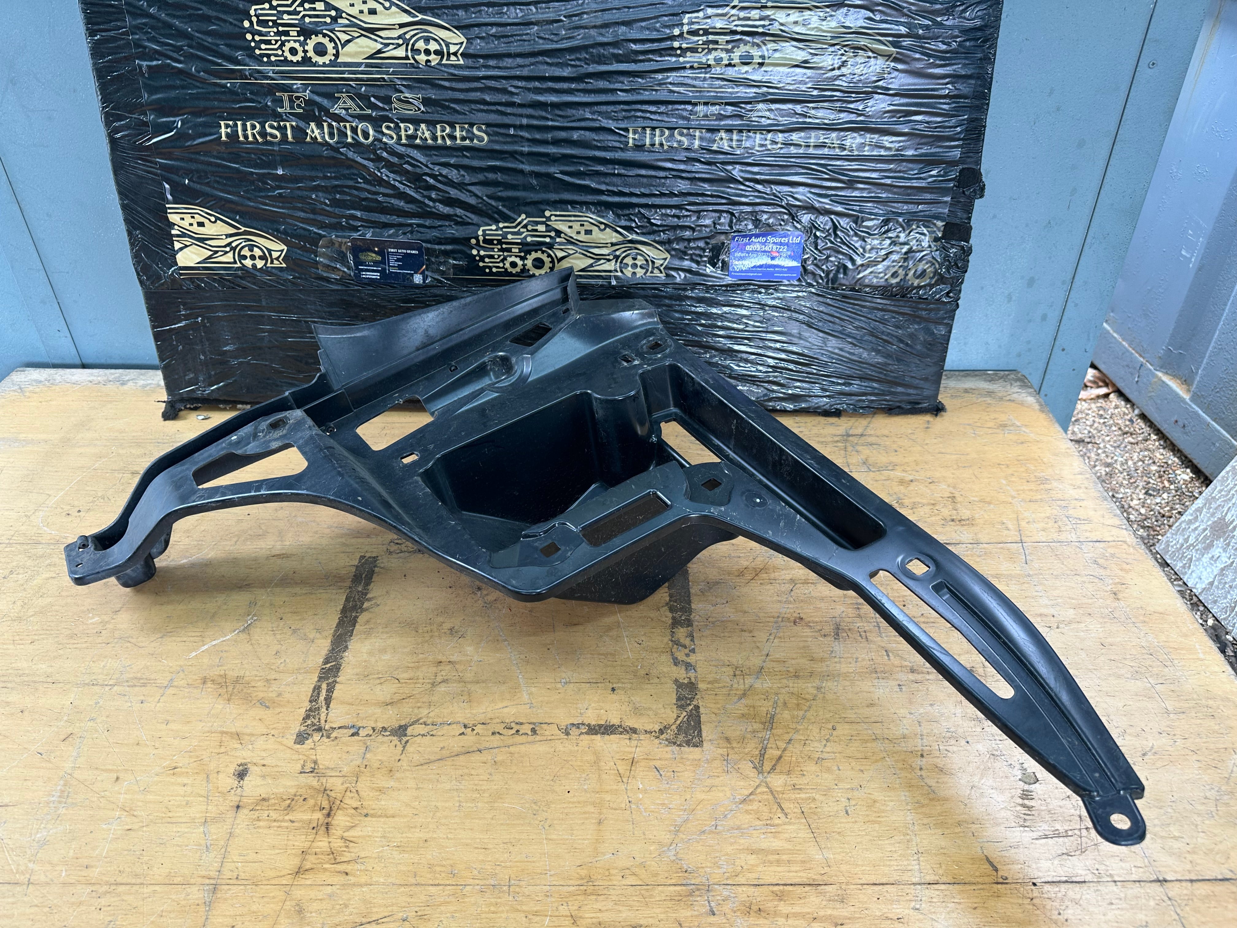 BMW i3 2021 Panel Bracket Rear Left Support Panel Mounting (7296753)