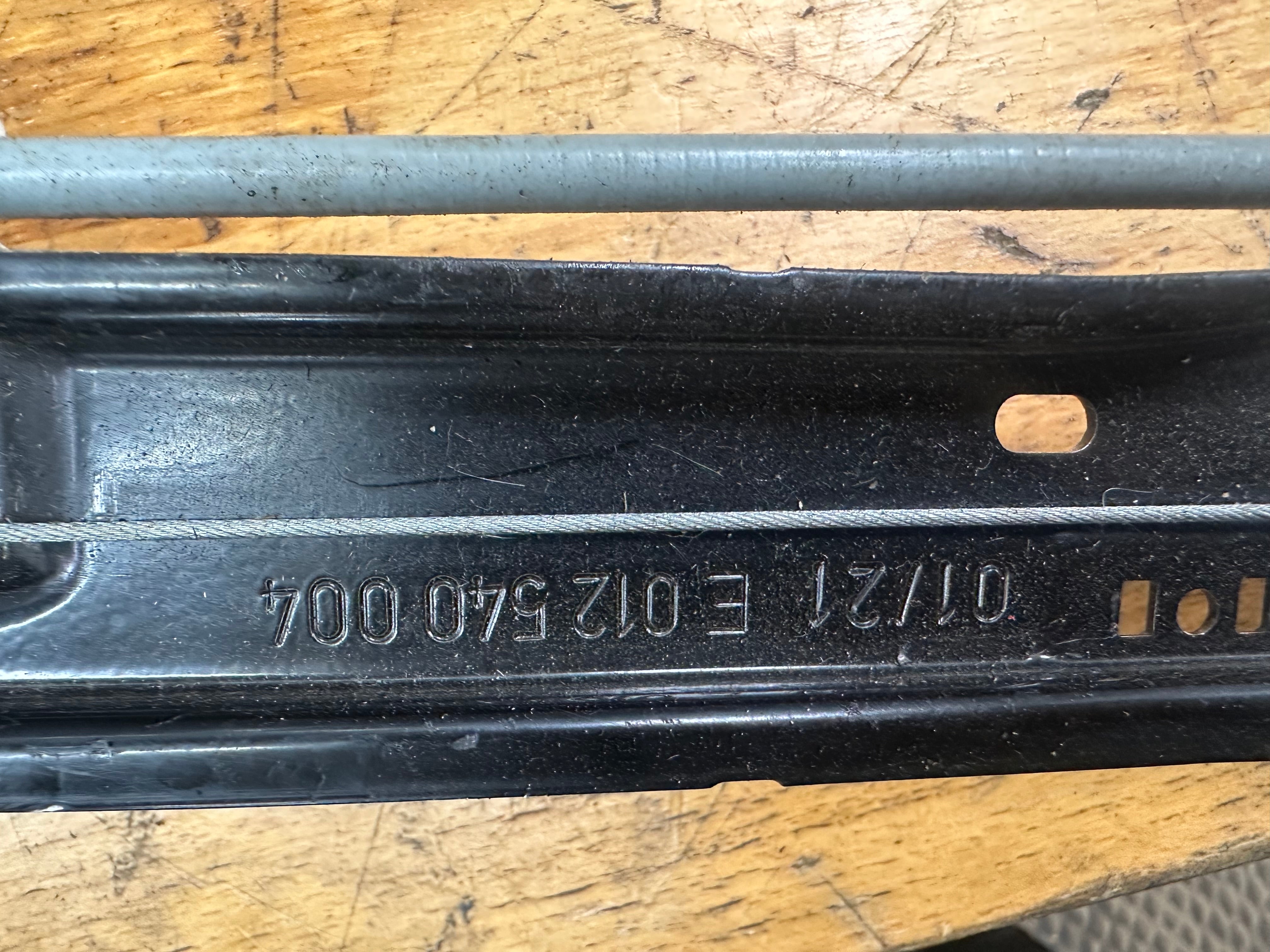 Land Rover F-Pace Front Left N/S/F Window Regulator (0130822792) (840368008)