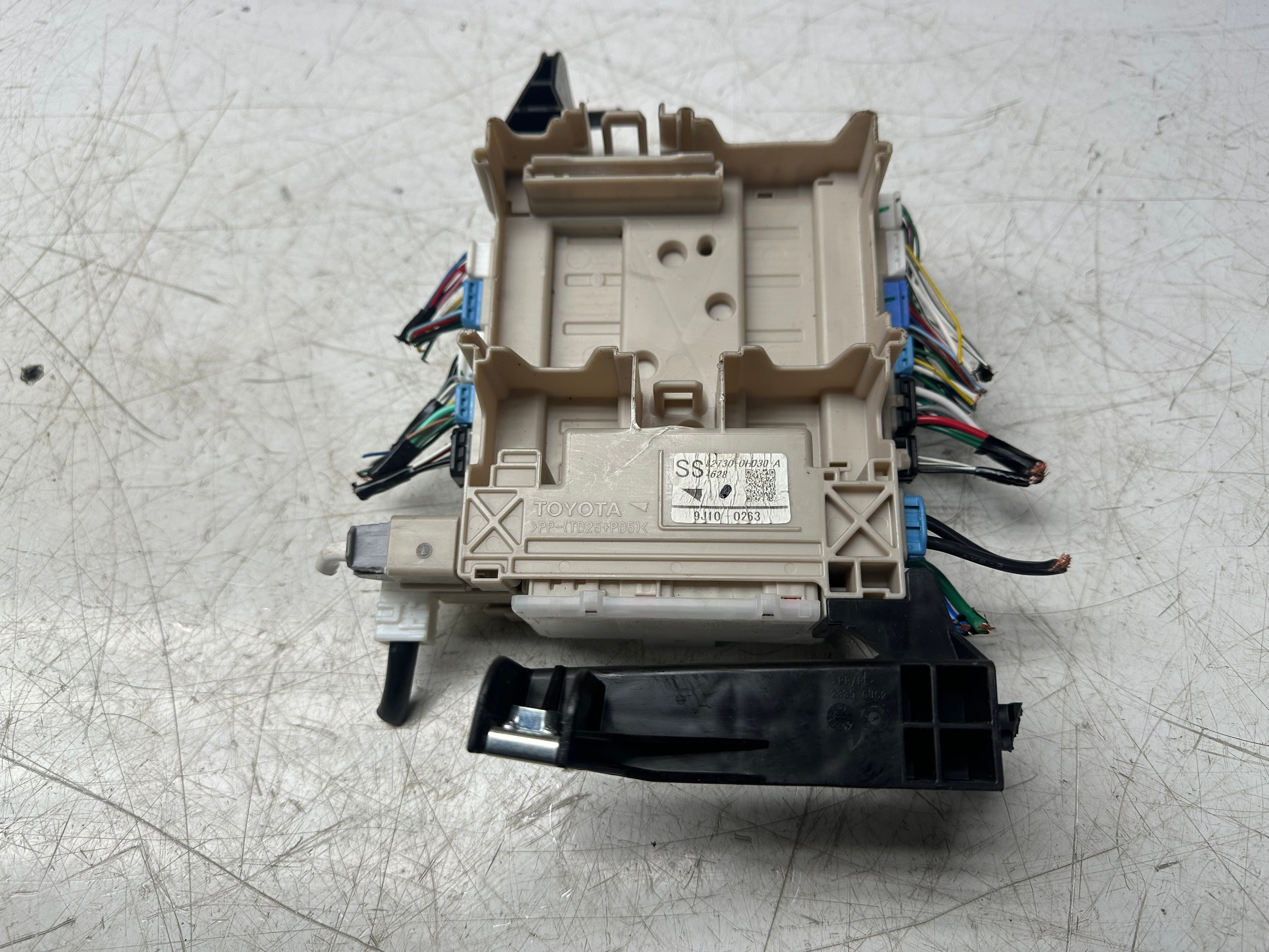 Toyota Aygo XB40 2014–2018 Body Control Module (82730-0H030-A)