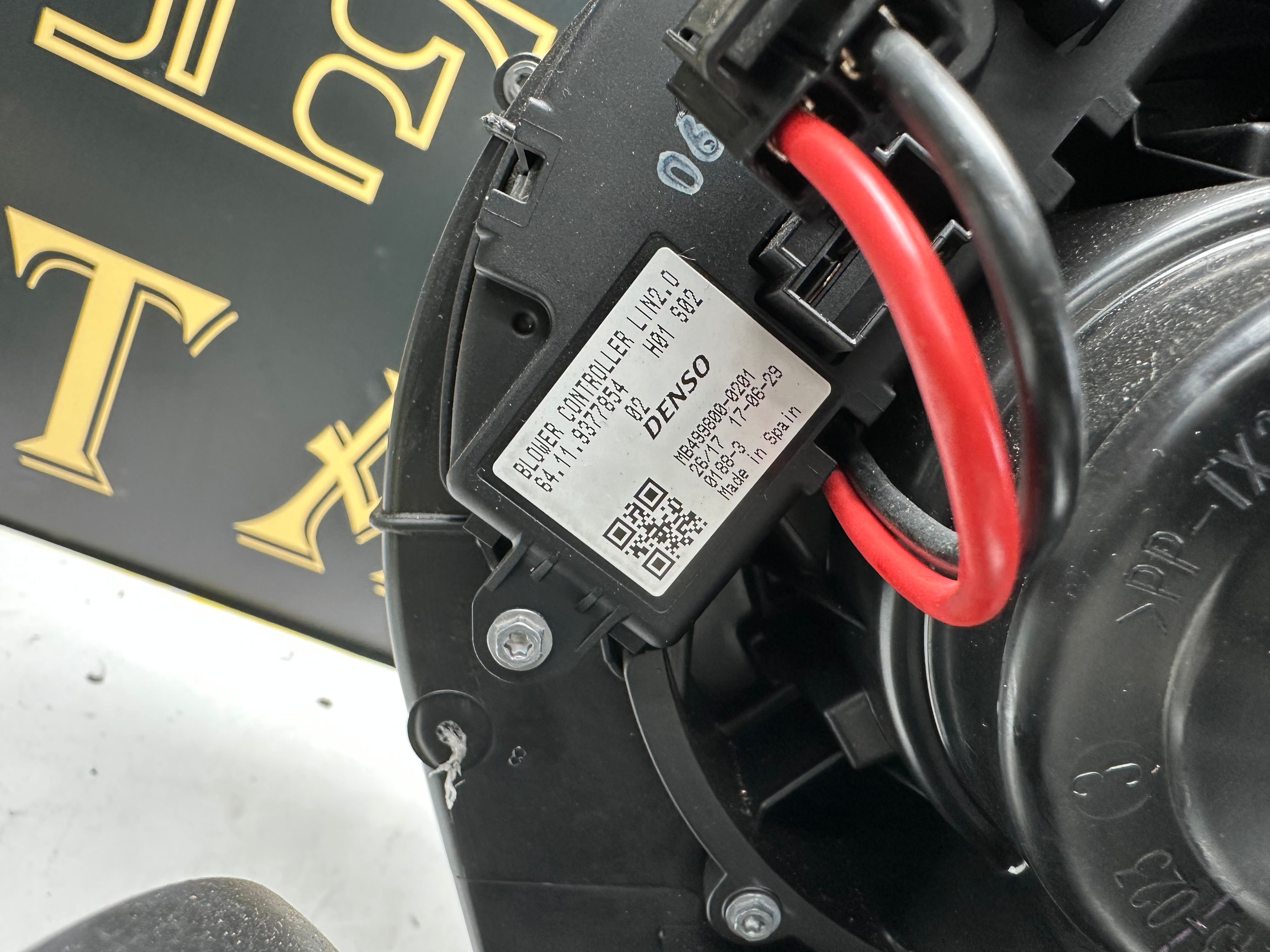 BMW i3 / i3S Heater Matrix & Blower Motor Fan Assembly (9383124-08) (225270 10)