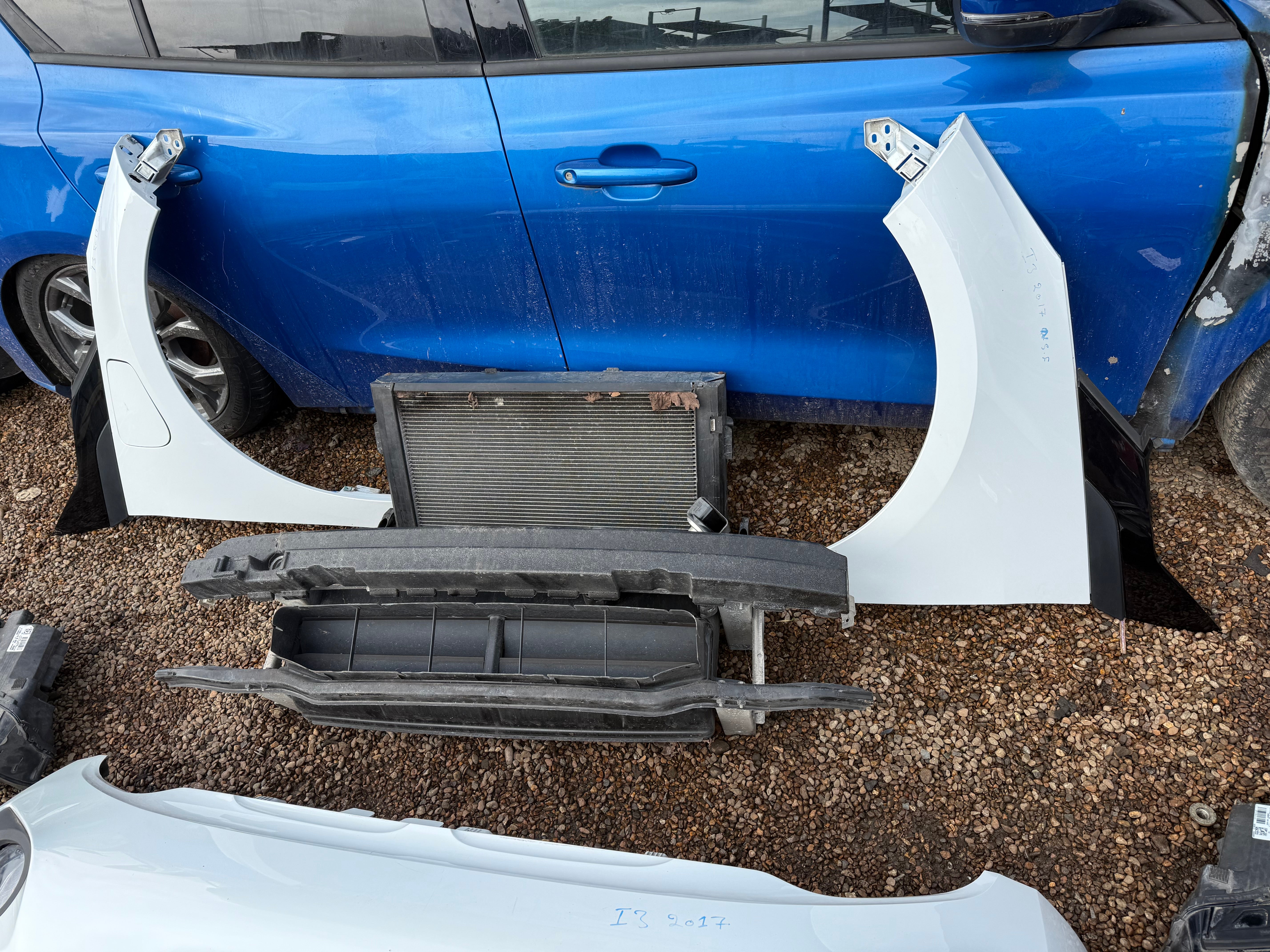 BMW i3 2017 Complete Front End