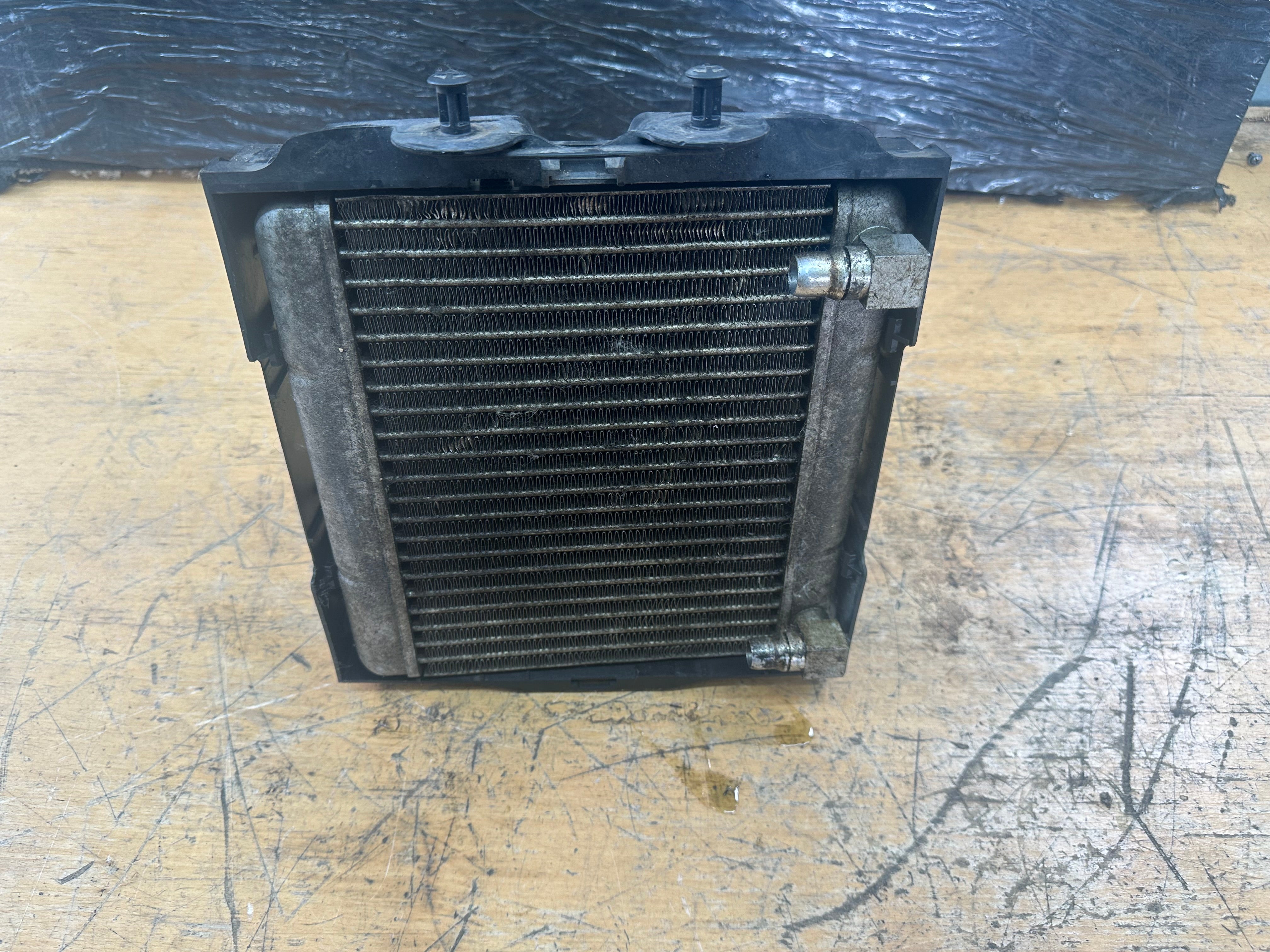 BMW 5 Series F10 Oil Radiator Cooler (7572542) (M9056003) (P8413002) (7572542-03)