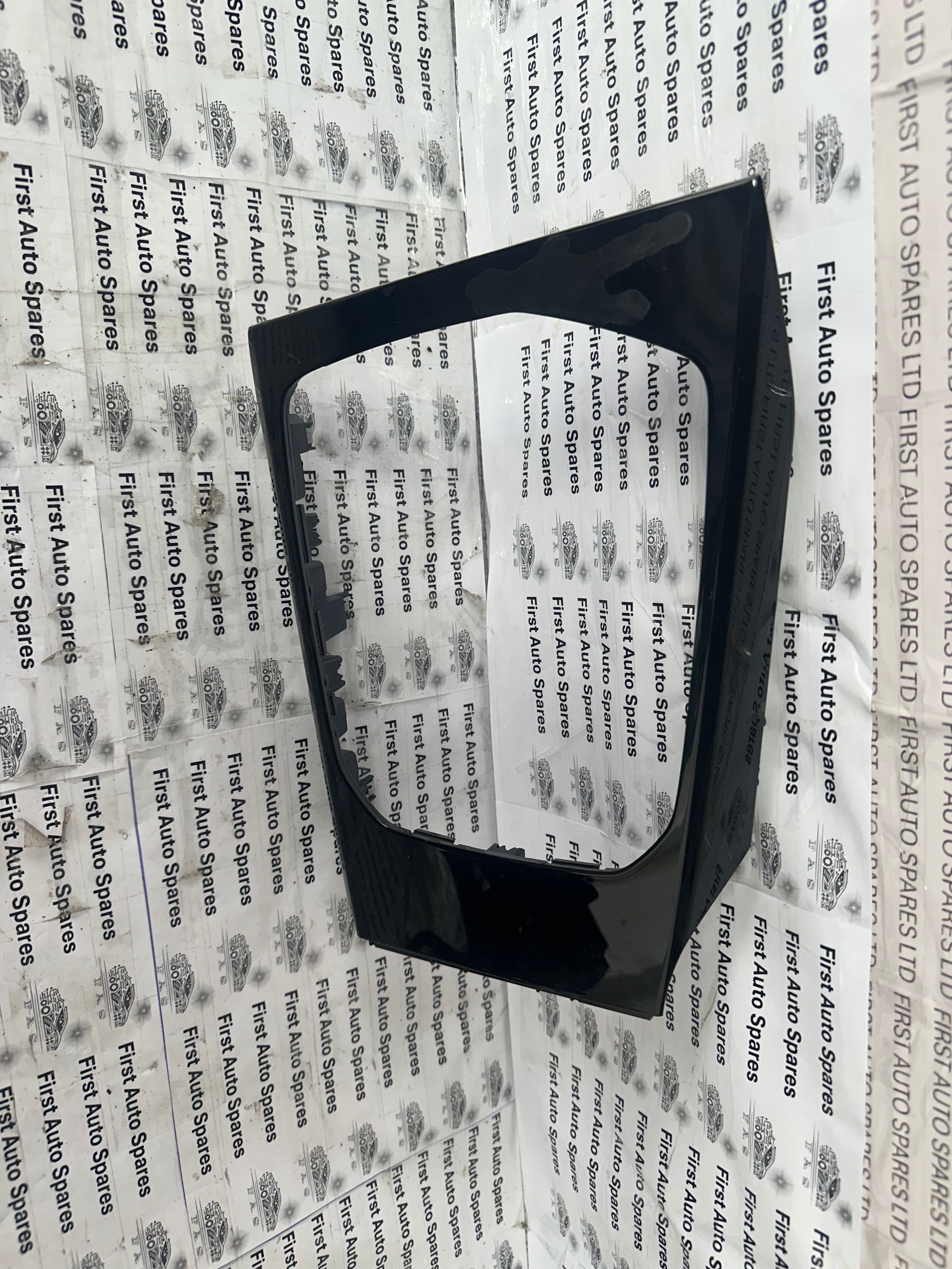 BMW 3 Series G20 G21 2023 Gear Shifter Surround Trim Plastic Cover (9R5A0EF9101)