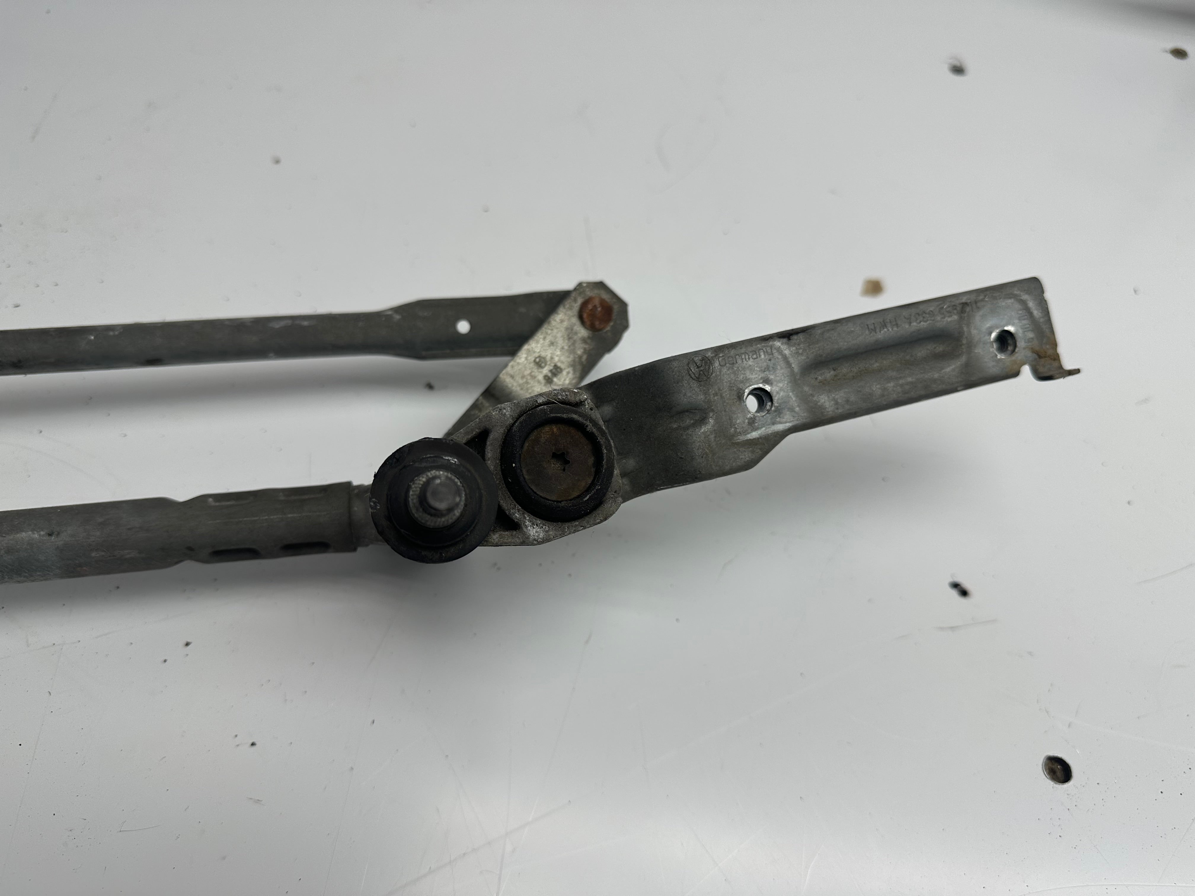 Volkswagen Golf MK6 Front Wiper Motor & Linkage (1K2955023H)