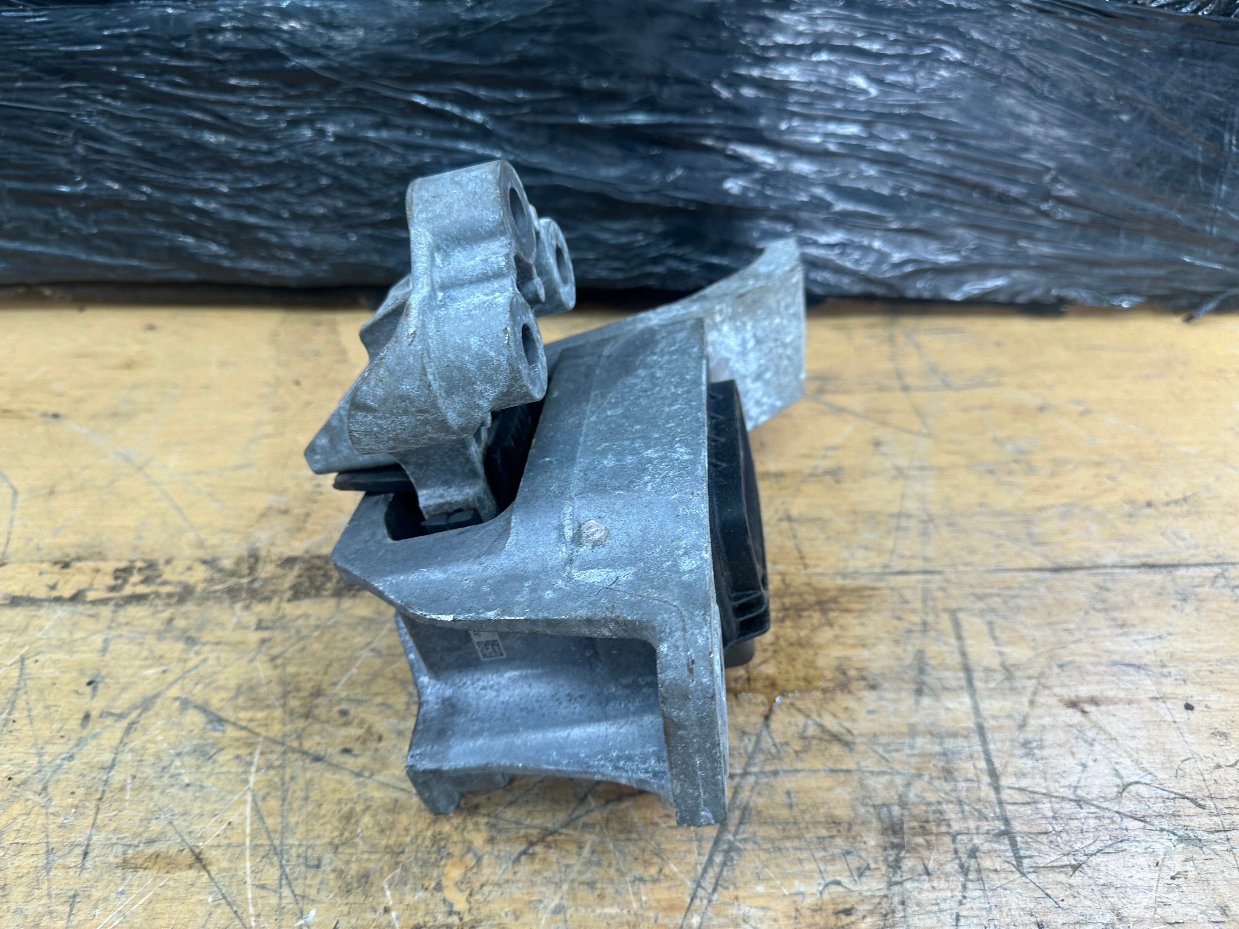 Ford Focus 2021 Right Driver’s Side Engine Mount 1.0L Petrol (JX61-6F012-AG)