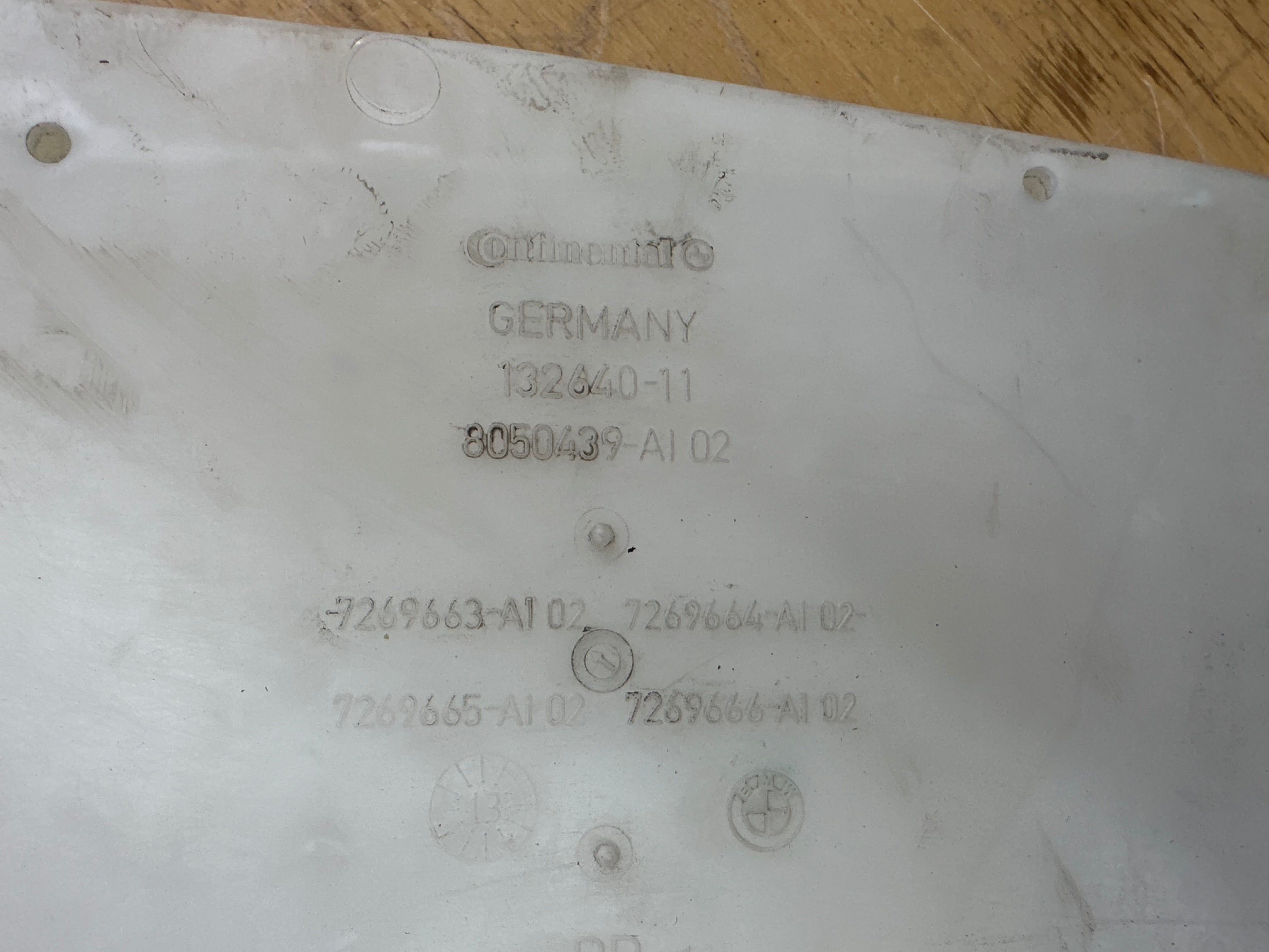 BMW 5 Series 520d 2010–2014 Washer Bottle & Motor (132640-11)