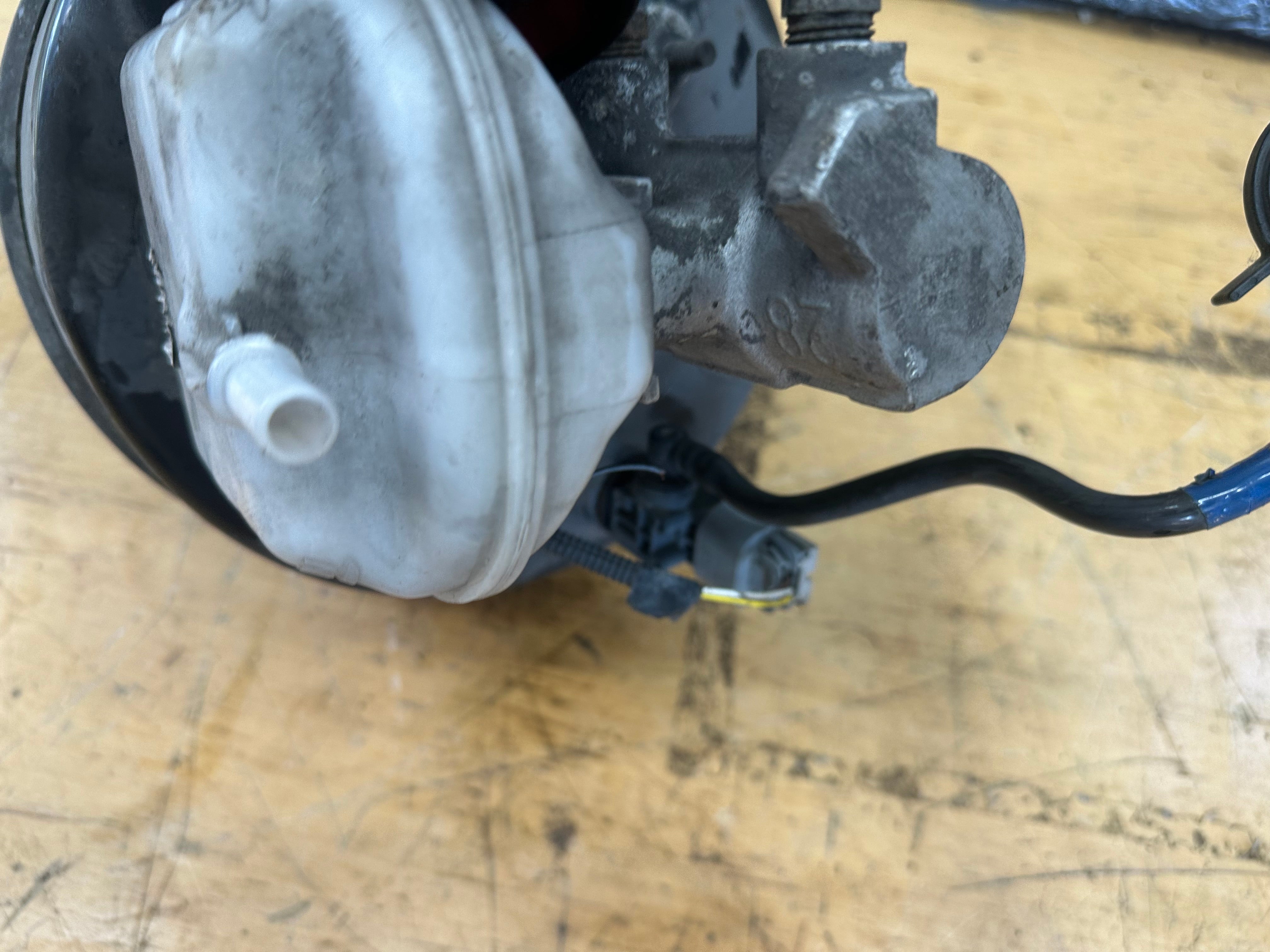 Ford Transit Custom 2015 Brake Master Cylinder & Servo (BK21-2B195-BC) (0204817253)