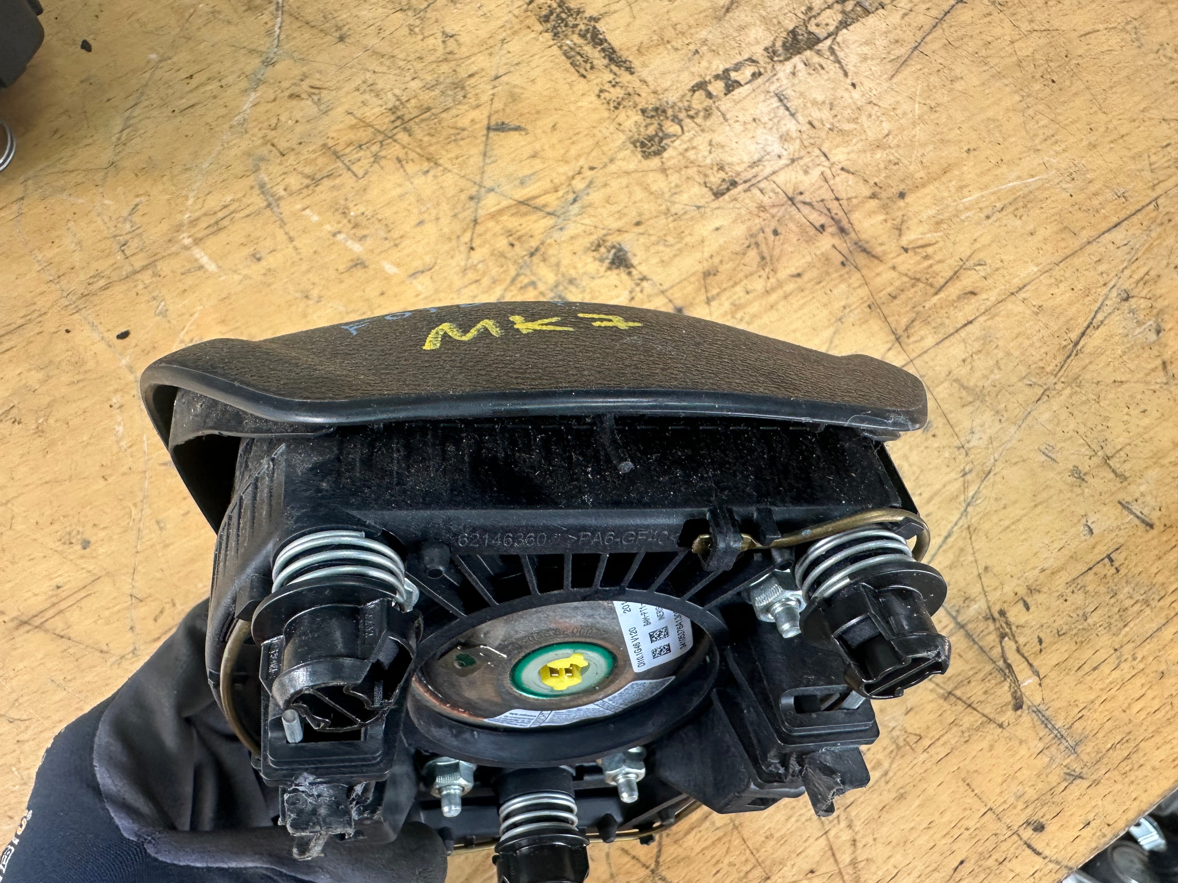 Ford Fiesta MK7 2013 Driver’s Steering Wheel Safety ABag (BAM-PT1-1746)