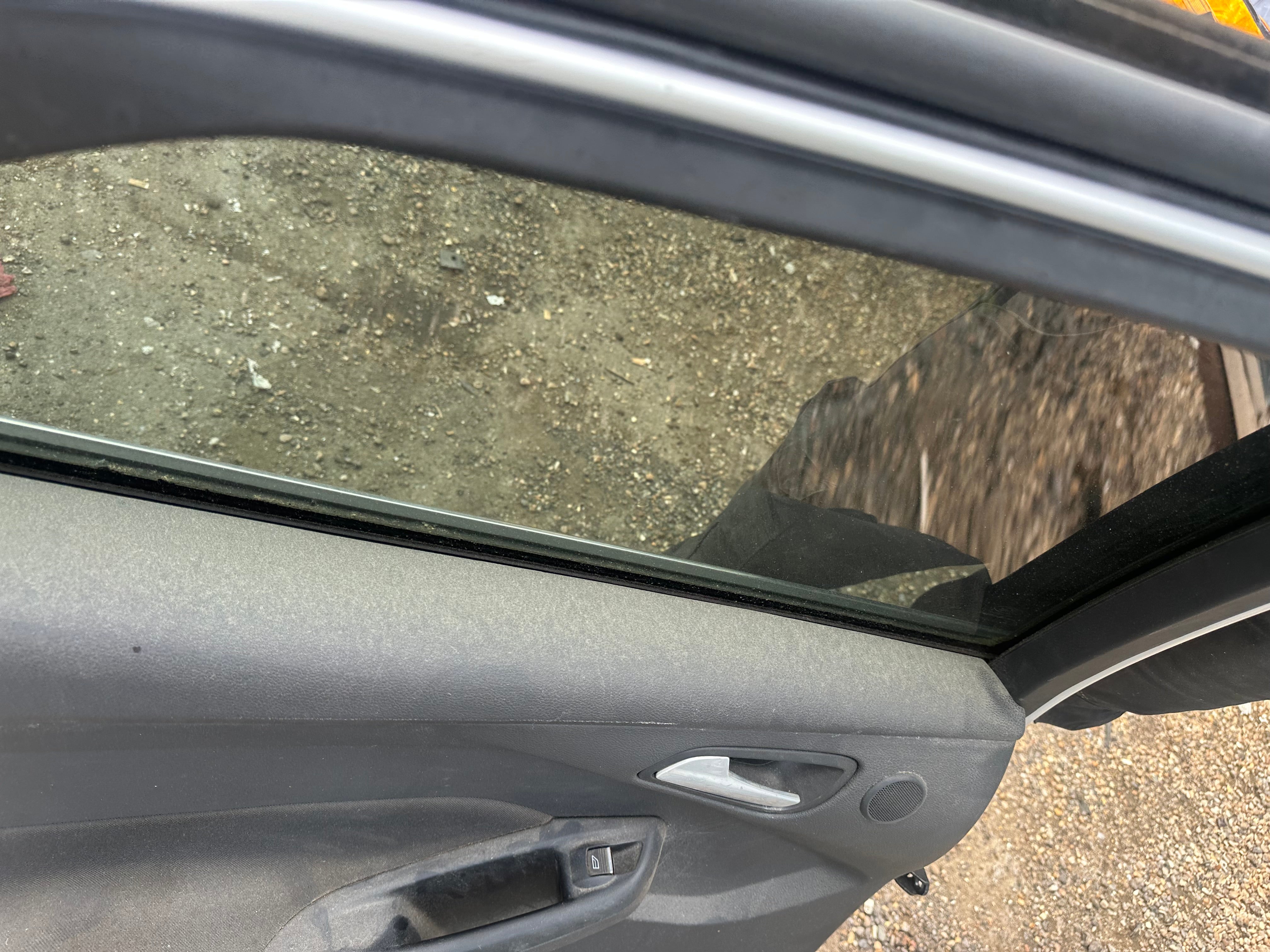 Ford Focus Titanium 2012–2018 Left Rear Passenger Door (N/S/R)