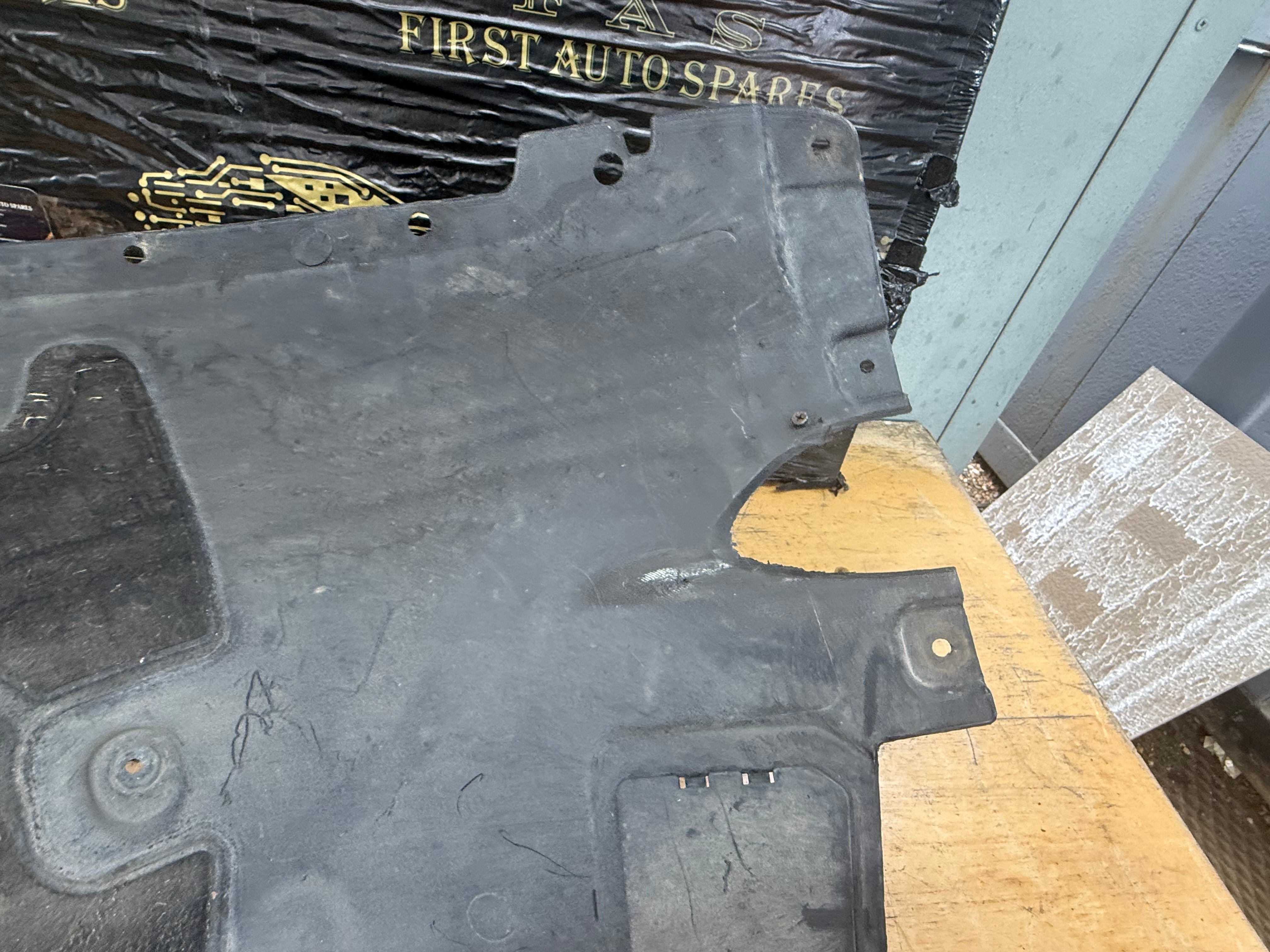 BMW X5 2017 Right Driver’s Side Front (O/S/F) Wheel Arch Cover Liner (7290854)