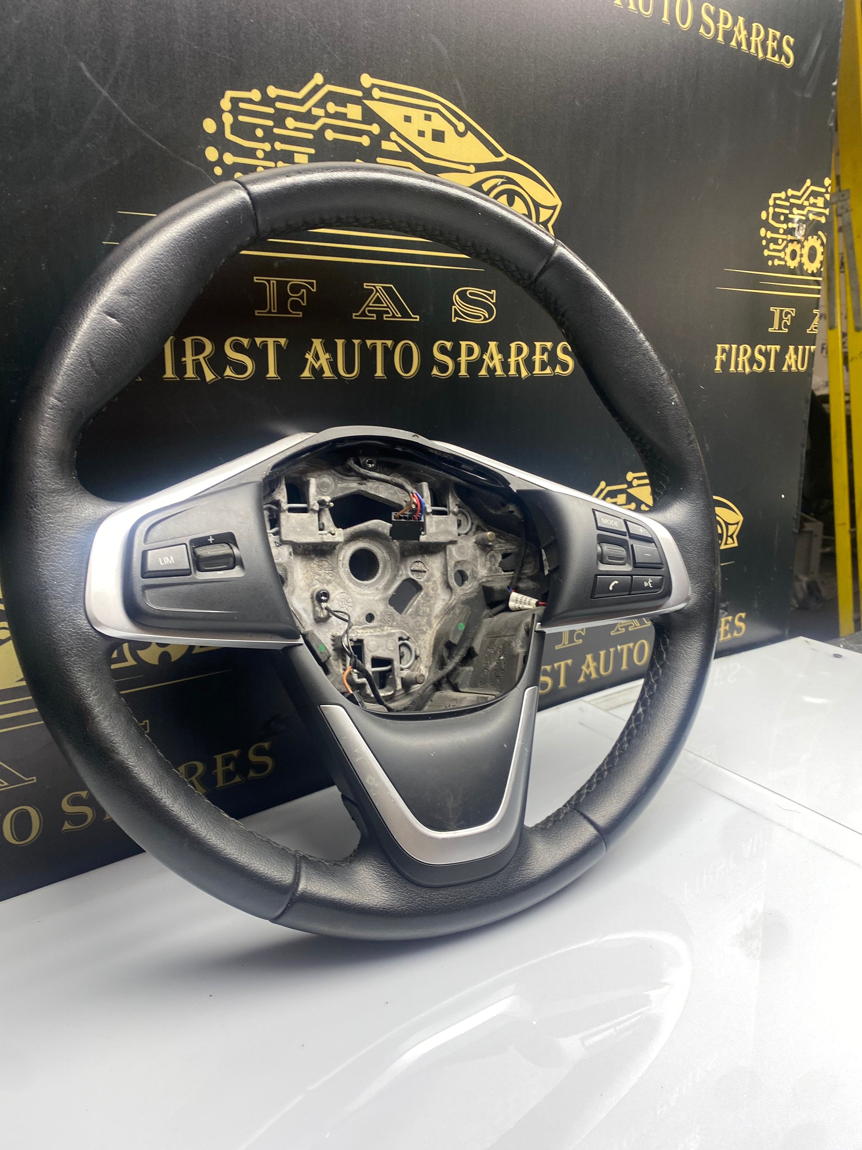 BMW X1 F48 Multifunction Steering Wheel – 2015–2022 (308626499AWX-AD)