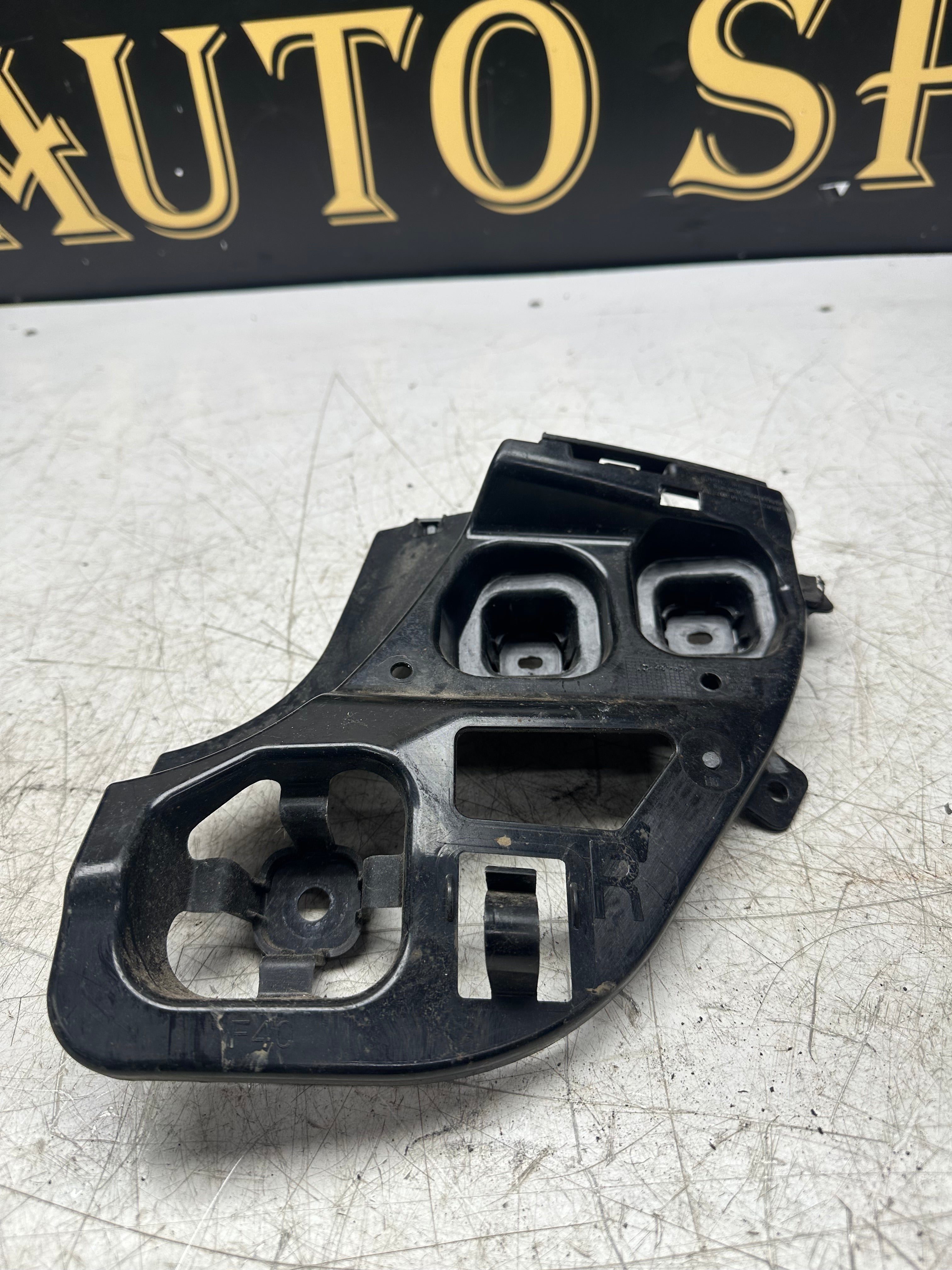 BMW 1 Series F40 M-Sport Front Bumper – Right Side with PDC (21163611)
