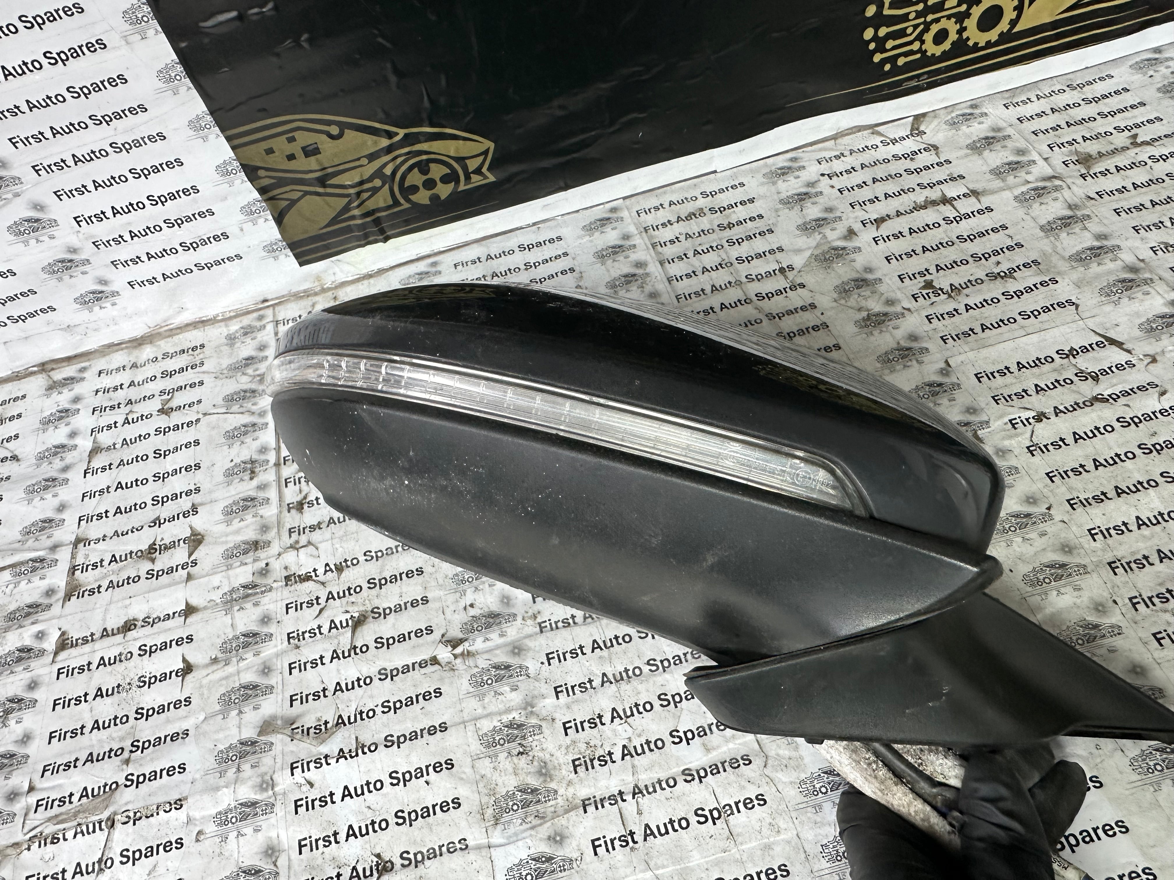 Volkswagen Golf MK7.5 2013–2017 Right Driver’s O/S Wing Mirror