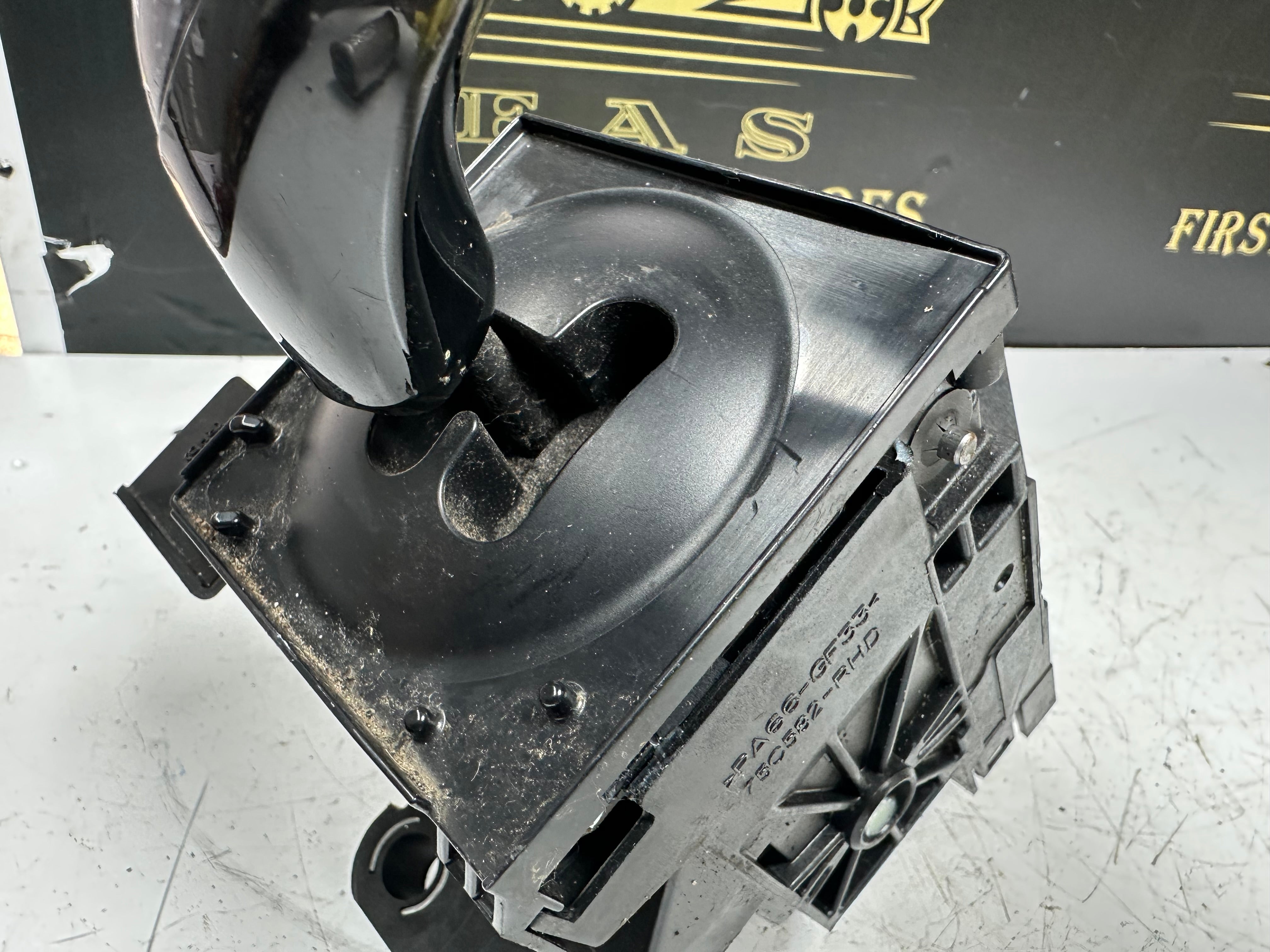 Toyota Auris 2015 Automatic Gear Selector (75C582-RHD) (>PA66-GF3<) (75G187)