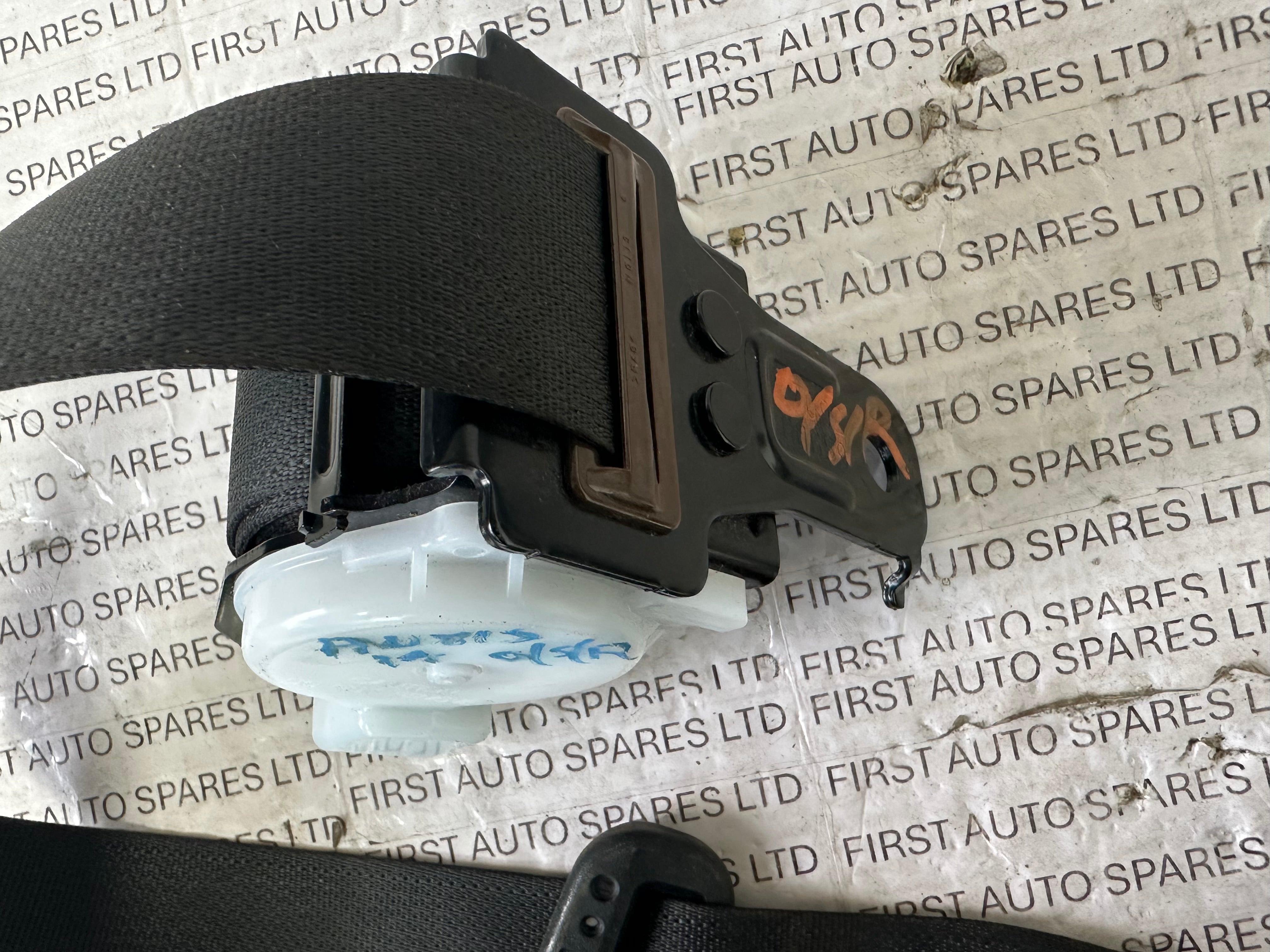 Subaru Legacy & Toyota Yaris Rear Right Side (C7092 G0659)