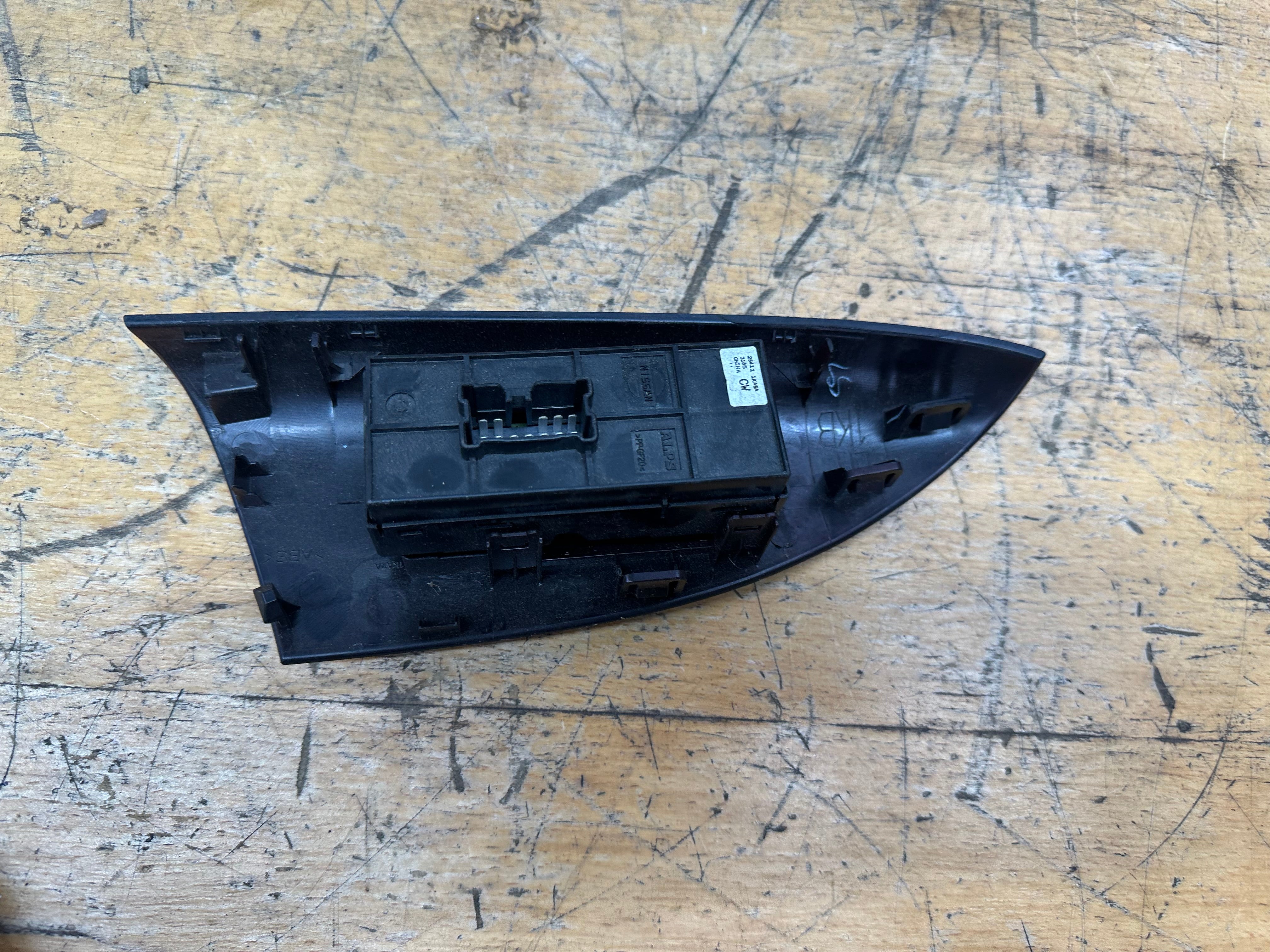 Nissan Juke 2012 F15 Passenger Left Front Window Control Switch (25411-1KA5A)