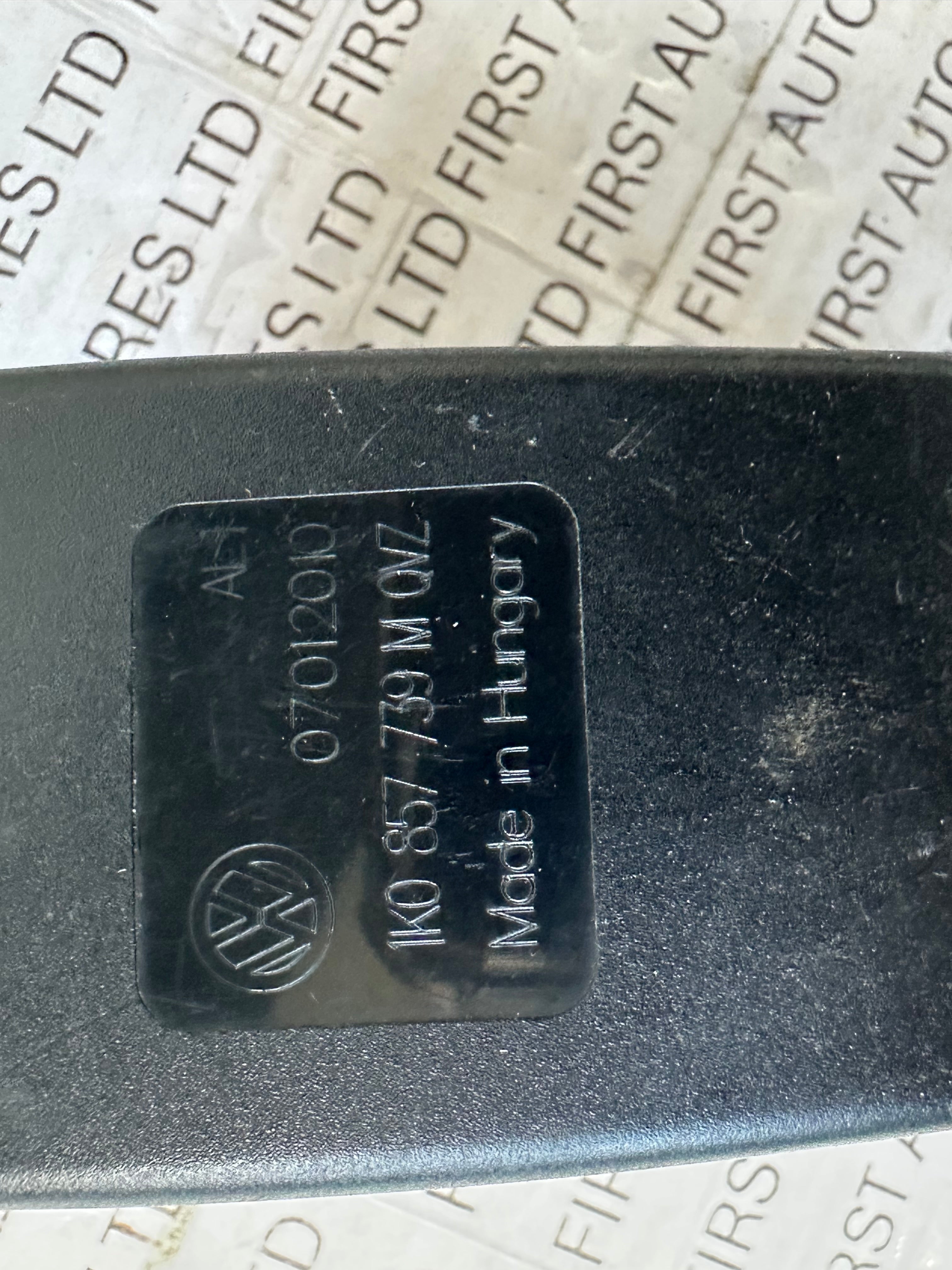 Volkswagen Golf 2012 Rear Twin Seat Belt Buckle (1K0857739M)