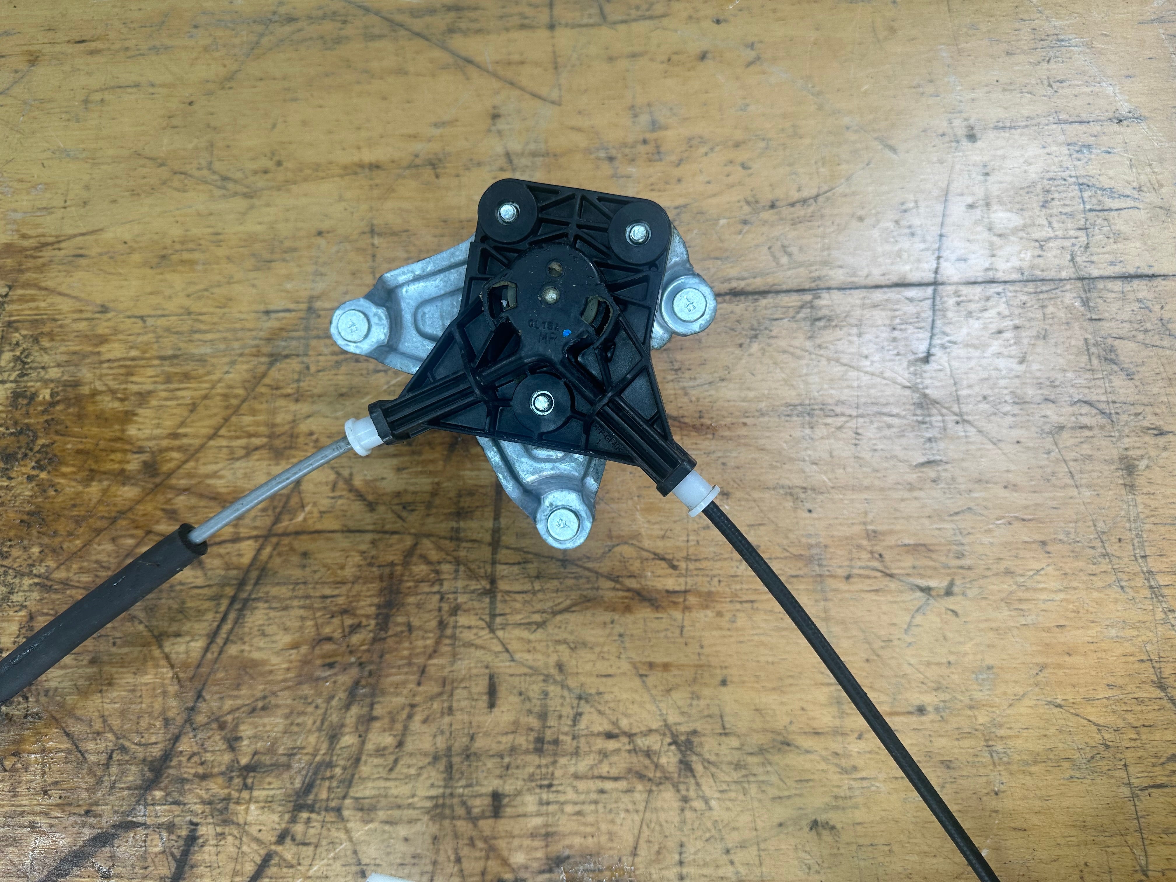 Toyota Yaris 2021 Right Driver’s Front O/S/R Manual Window Regulator