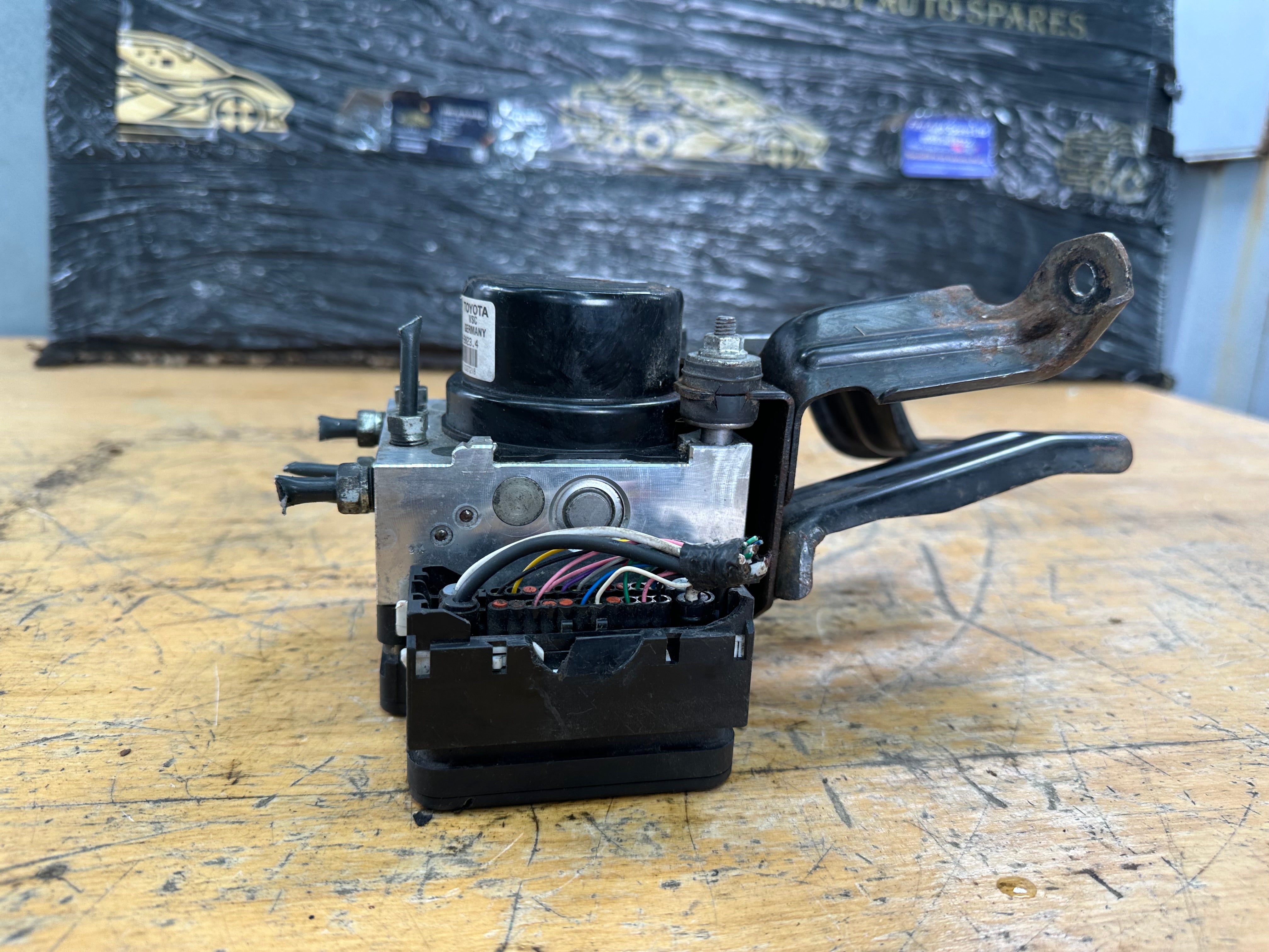 Toyota Yaris 2013 Mk3 ABS Pump (44540-0D100) (89541-0D170)