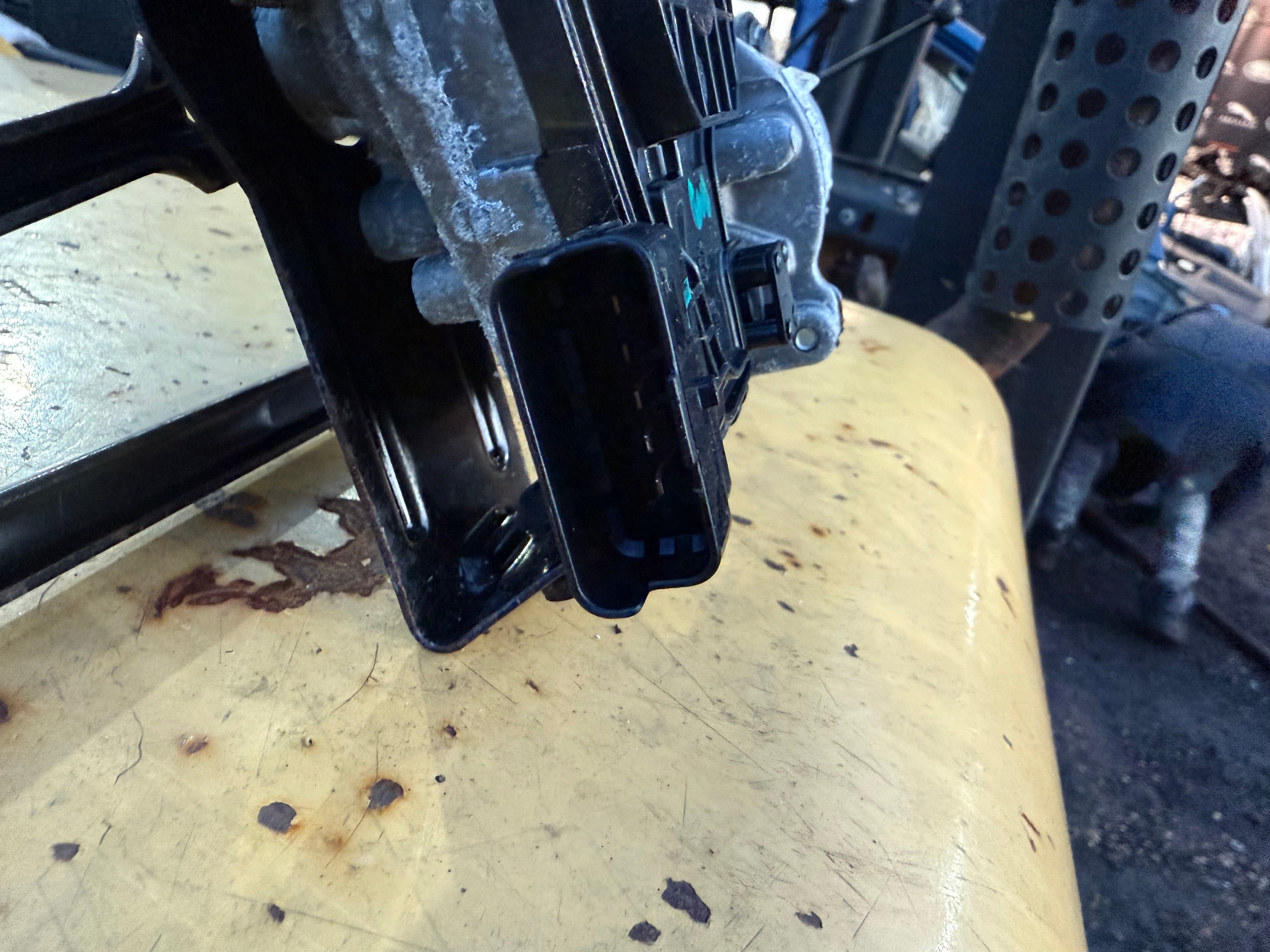 Hyundai i10 2016 Wiper Motor & Linkage (98100B9900)