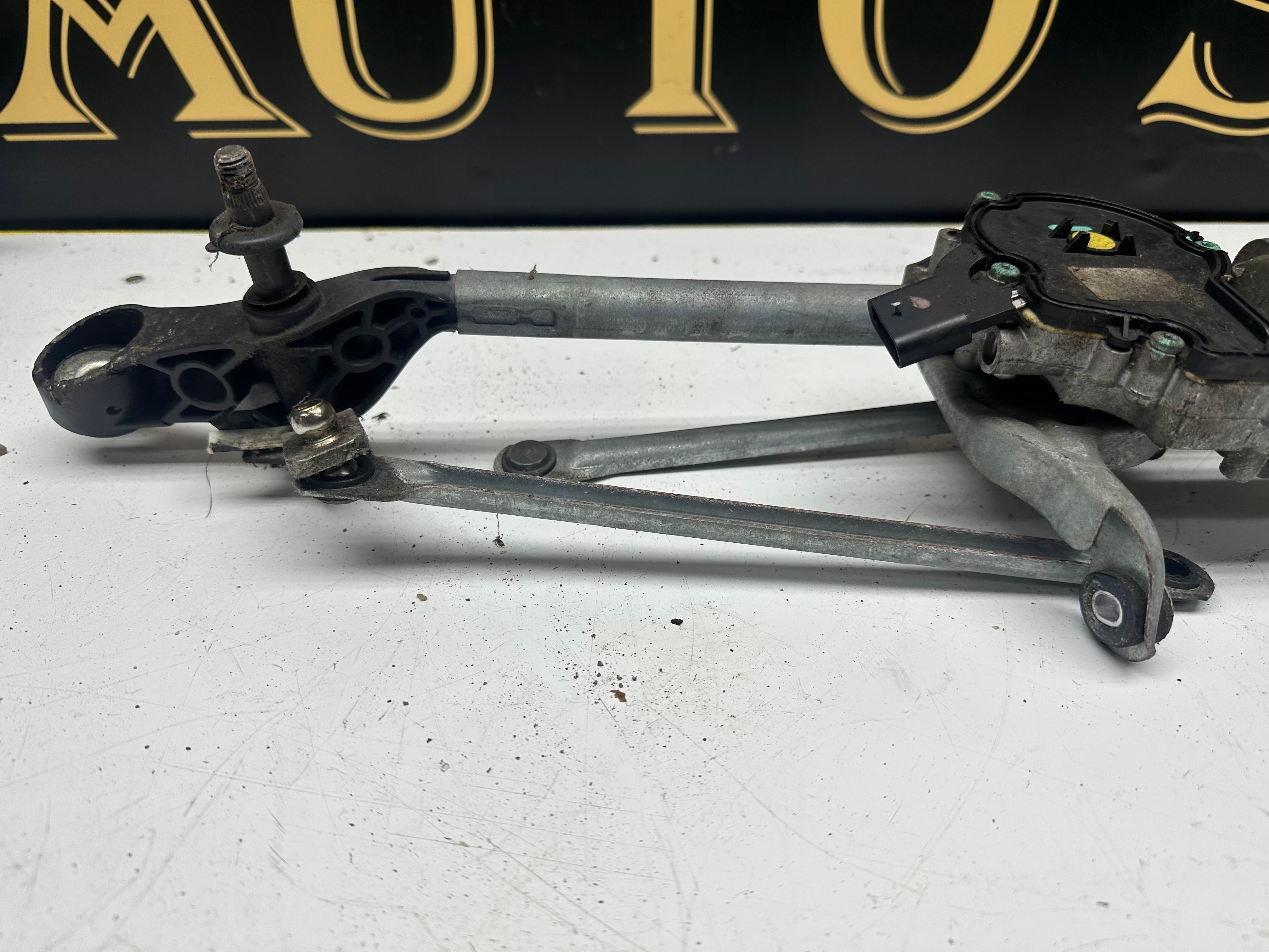 BMW 1 Series Windscreen Front Wiper Motor (726750402) (W000026098)