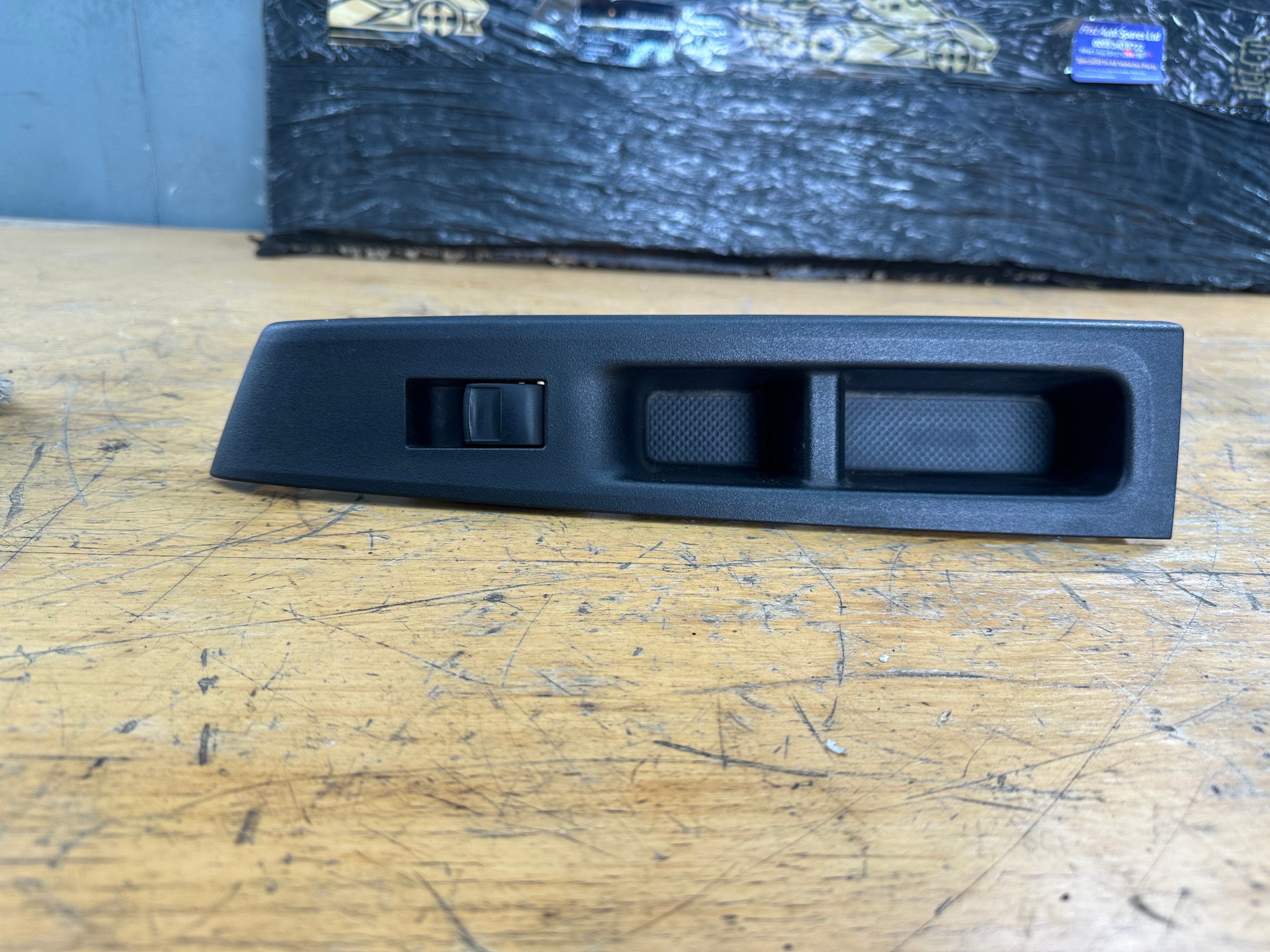 Toyota Yaris 2013 Left Passenger Window Control Switch (74232-0D320)