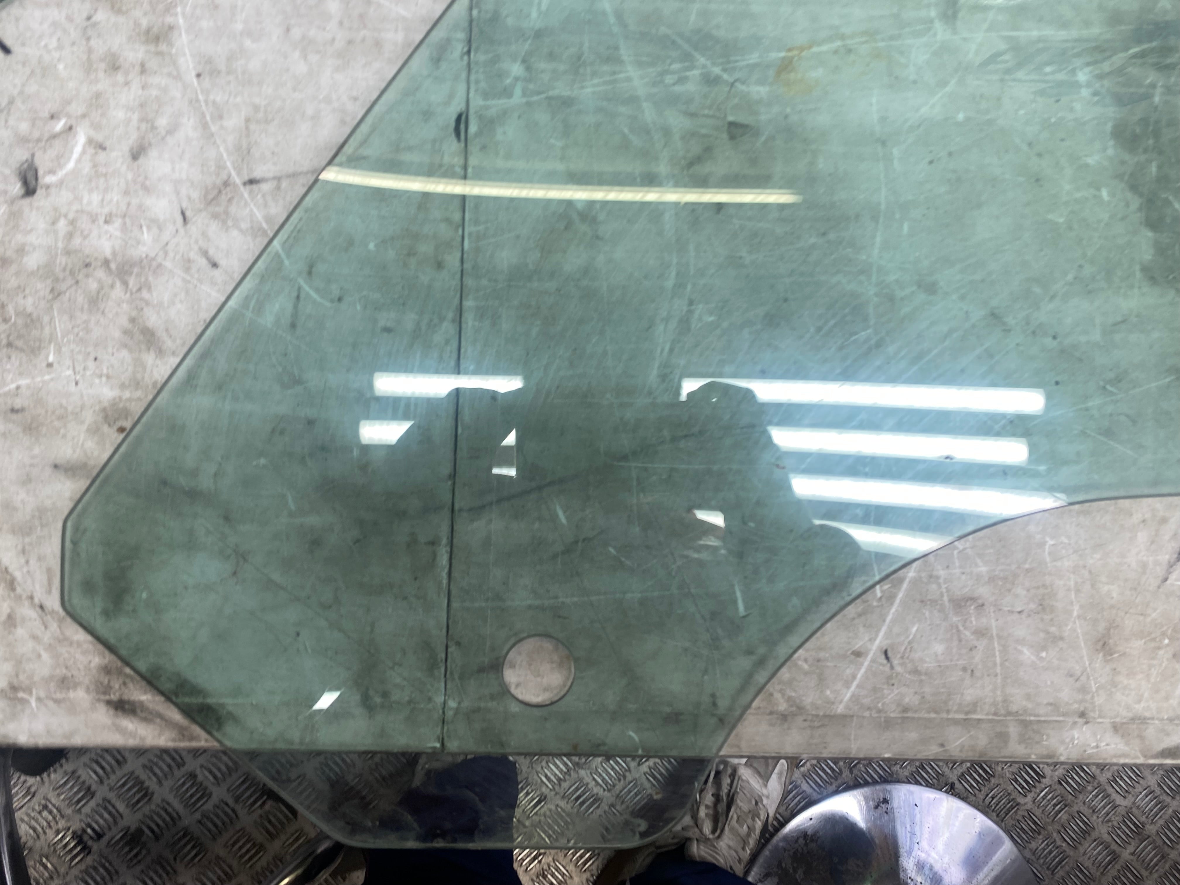 MINI Hatch F56 Front Passenger Side Window Glass – 2014–2024