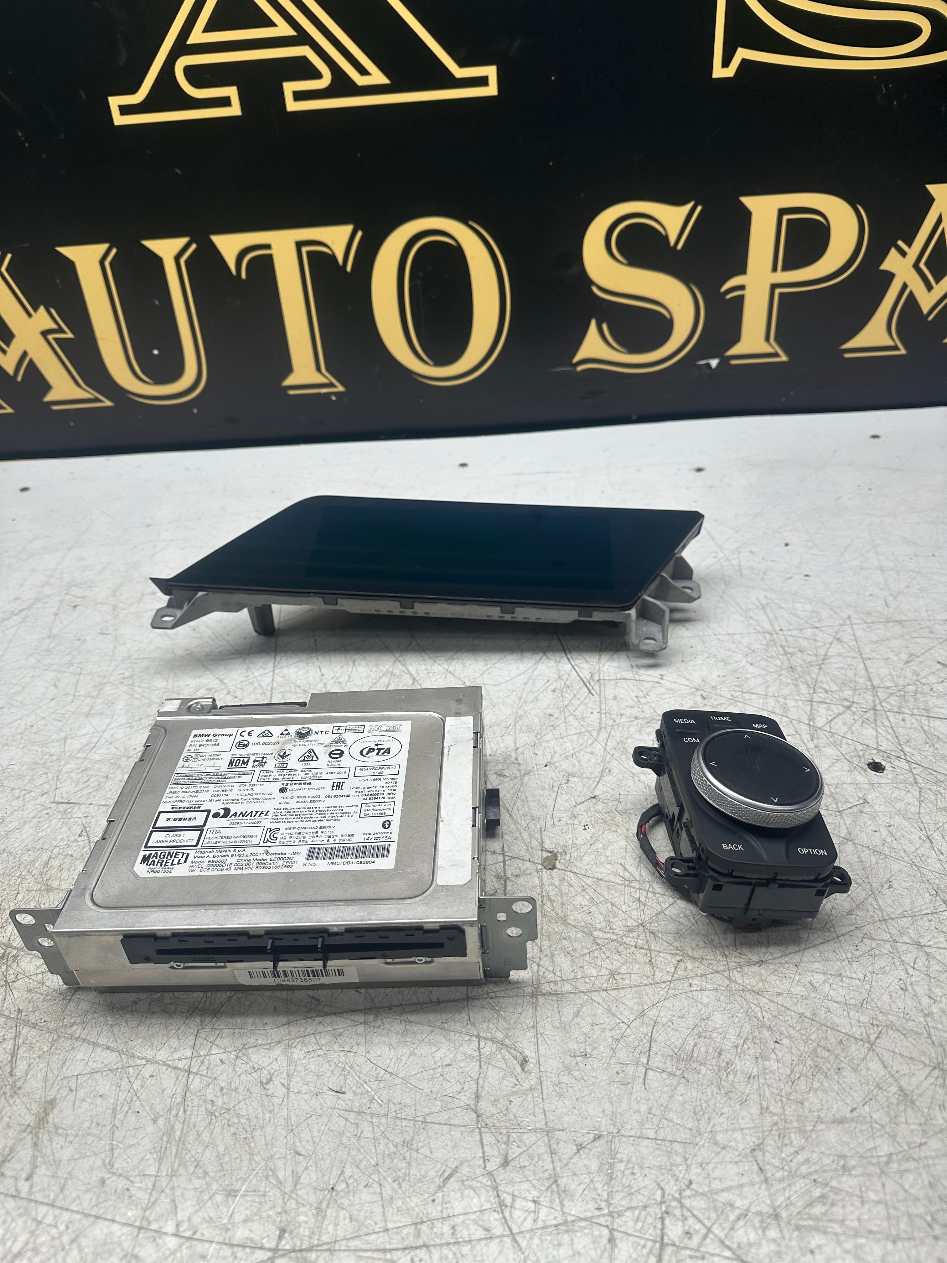 BMW 1 Series F40 Display Screen / Control Unit 9826391 / 5A12F41 / 9437388