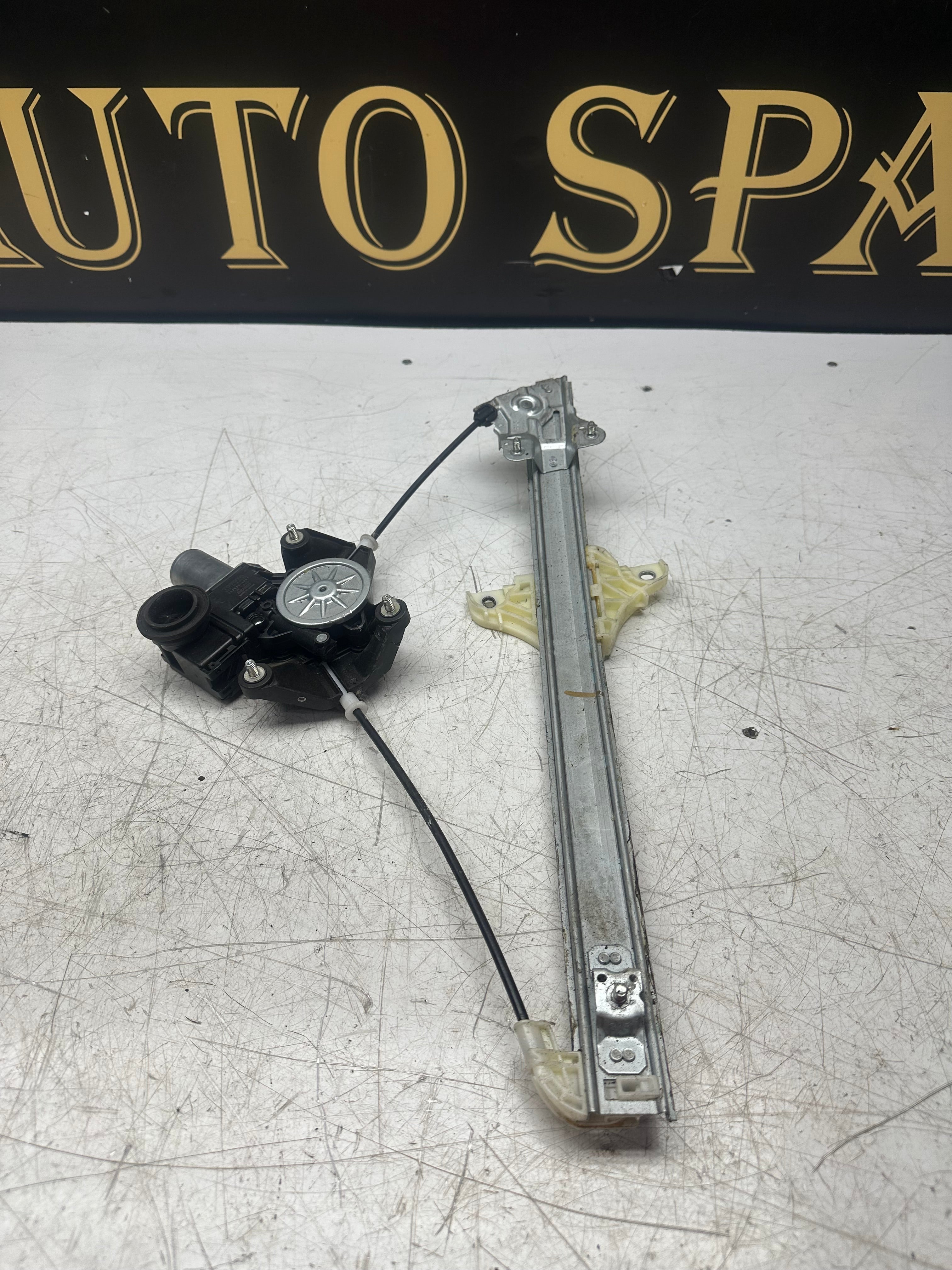 Toyota Yaris Front Right Window Regulator (2020–Present)(85710K0020)