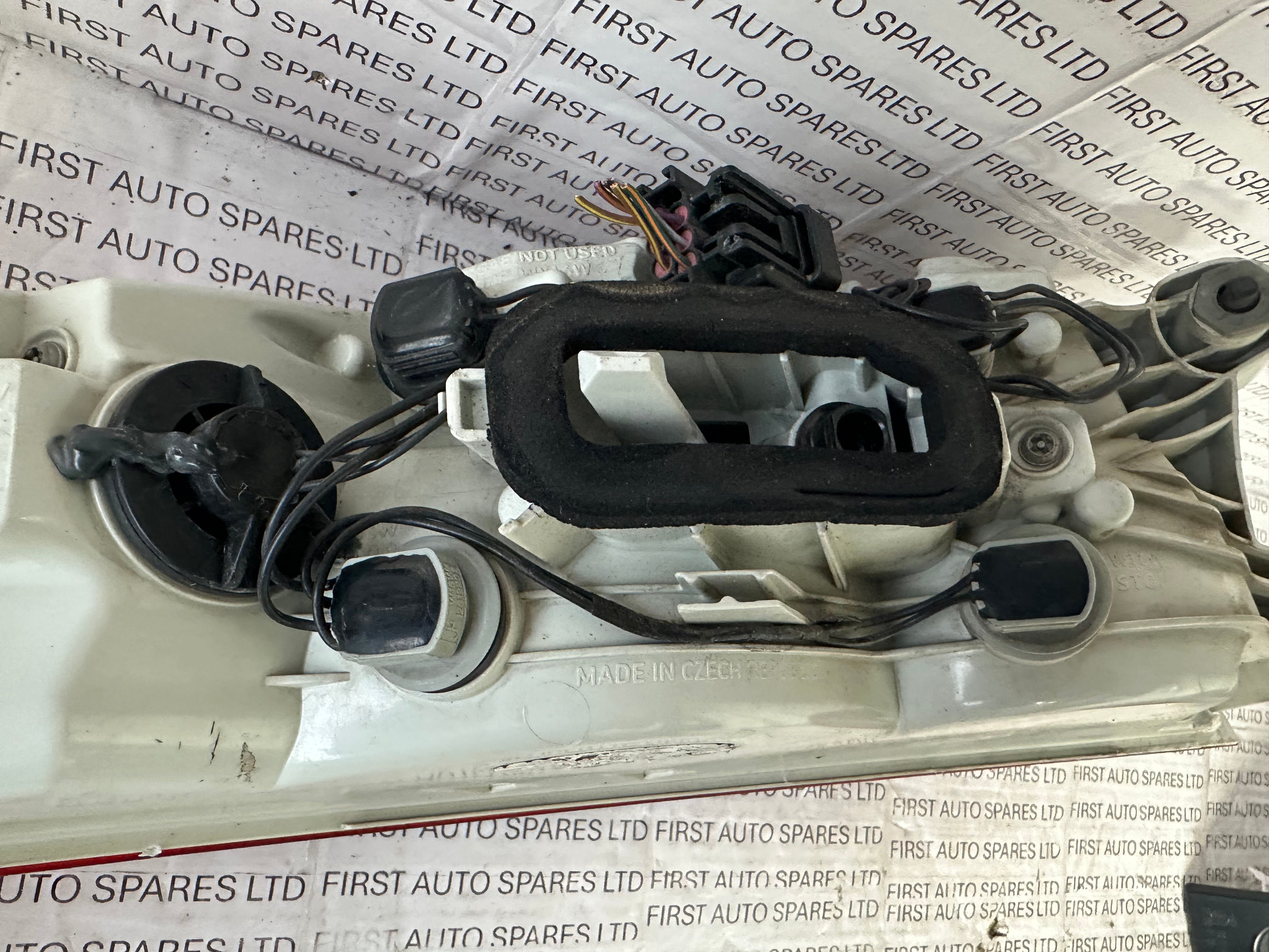 Jaguar XE 2018 MK1 Saloon Right Taillight Outer (197.337-02/04)