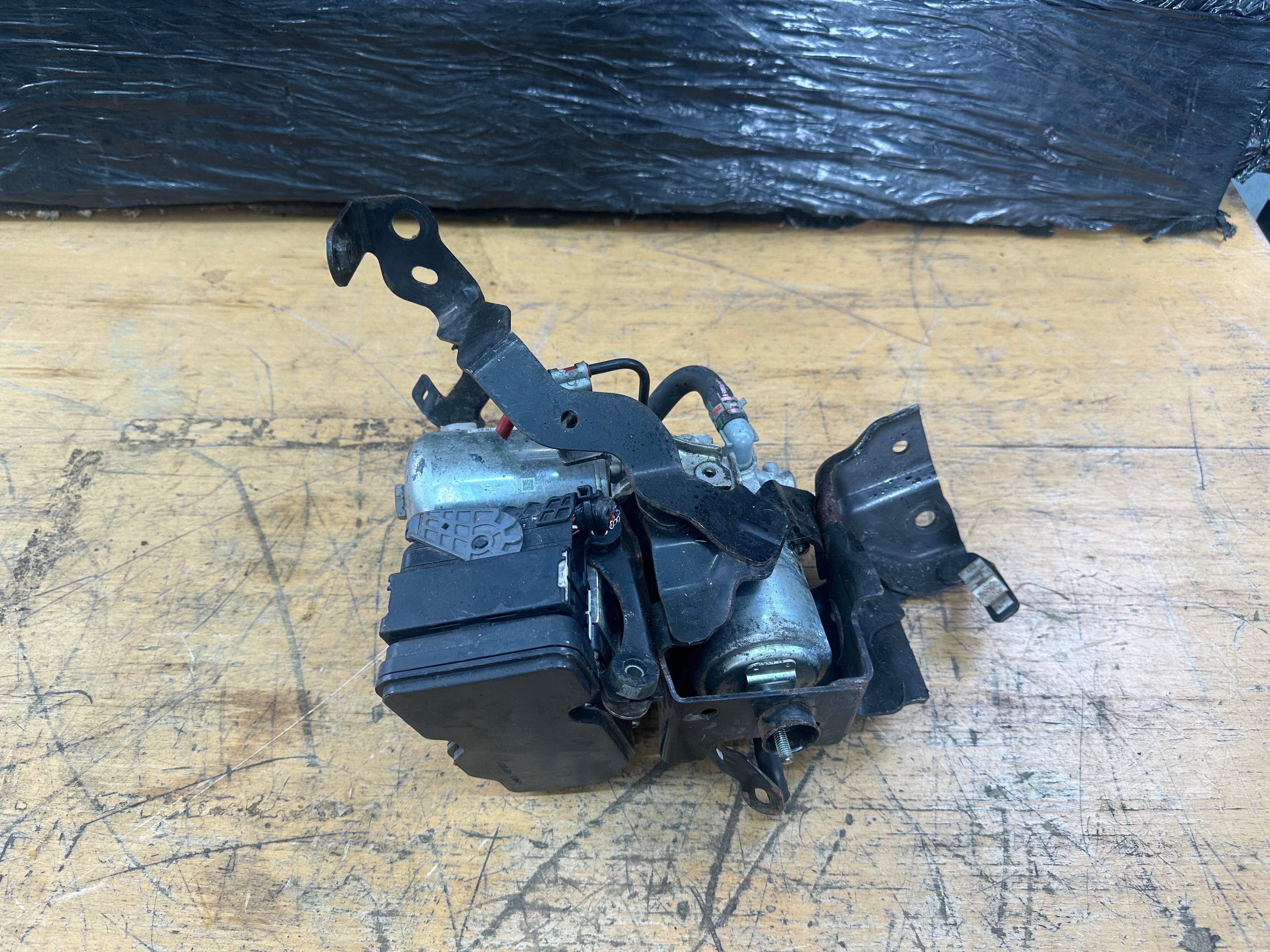 Toyota Corolla 2022 E210 1.8 Hybrid ABS Pump Unit (44510-12600)