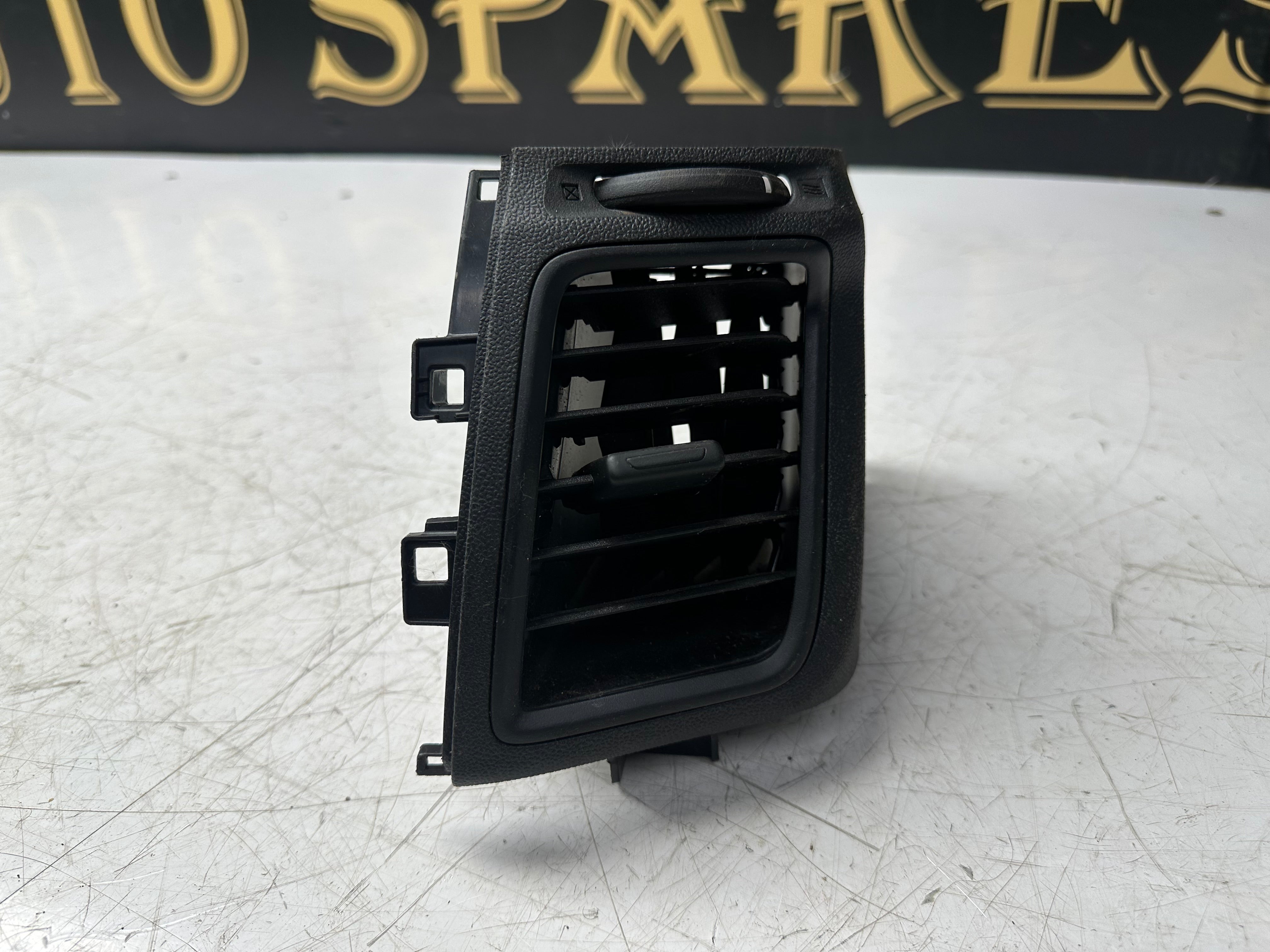 Ford Transit Custom 2019 Right Heater Air Vent (JK21-V018B08-AD3JA6)