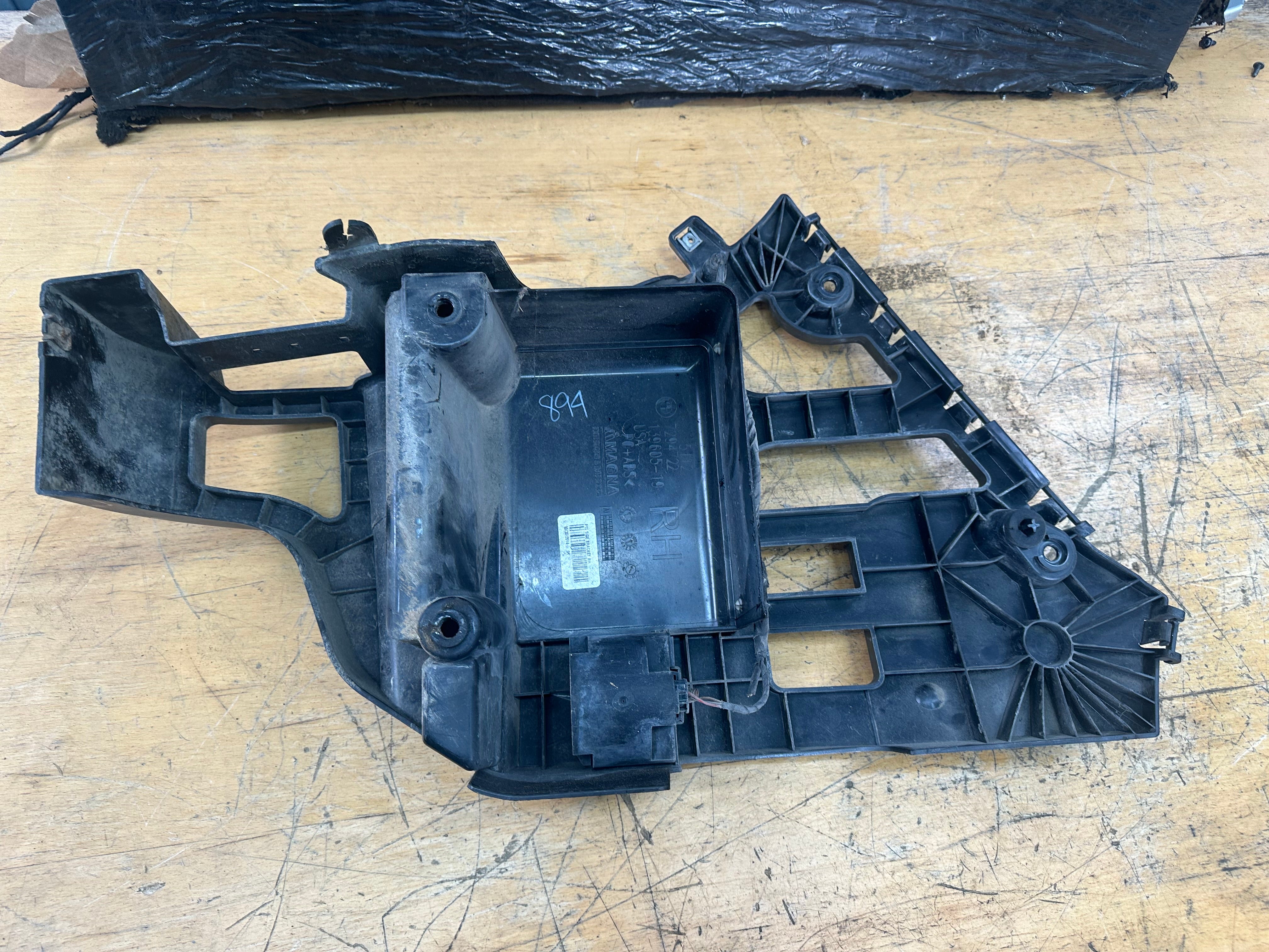 BMW X5 Series F15 Rear Bumper Bracket Right Driver Side (7294722) (139605-19)