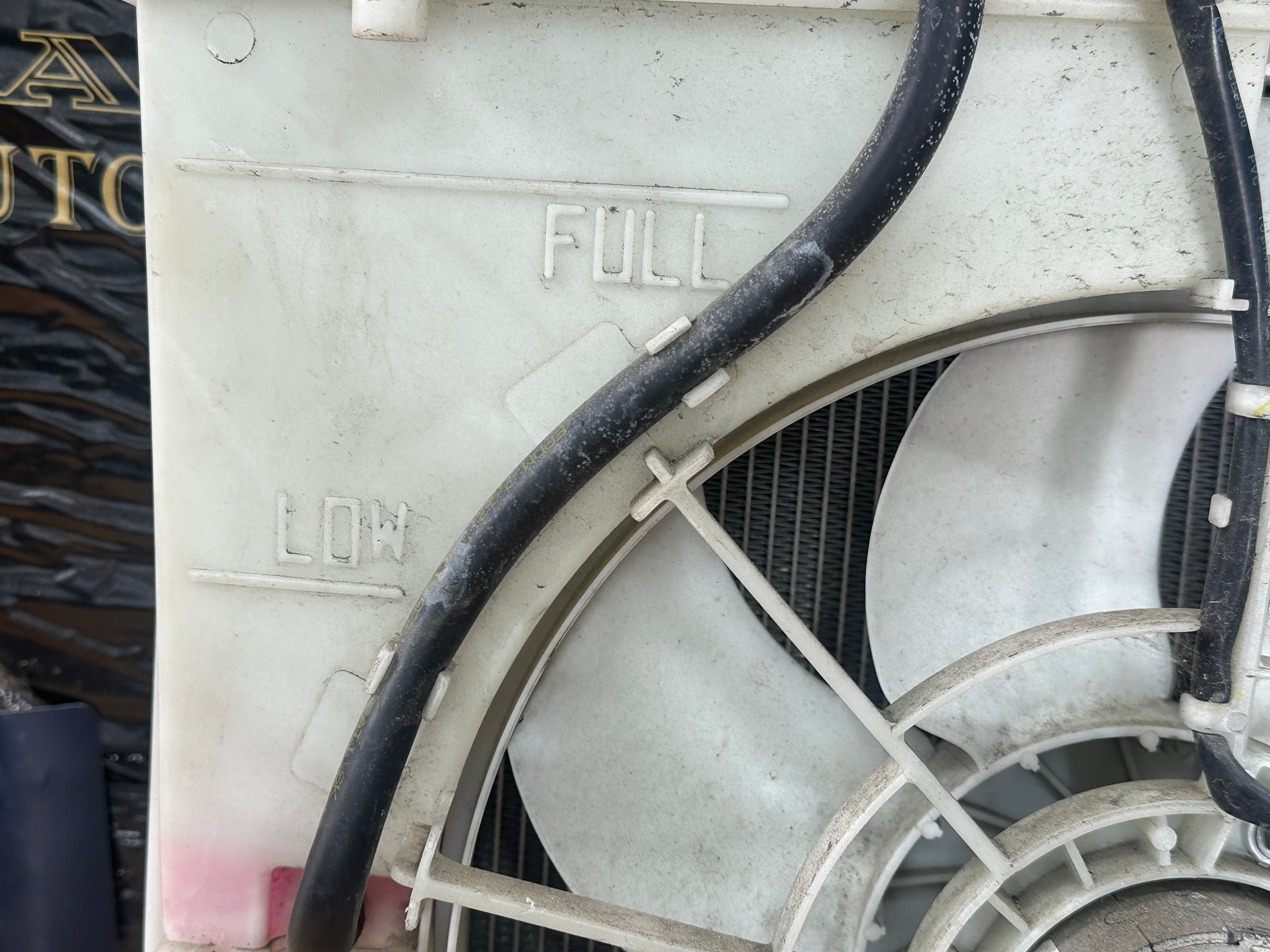 Toyota Aygo AC and Water Radiator 1.0L Petrol Manual 2019 (CZ422175-3582)