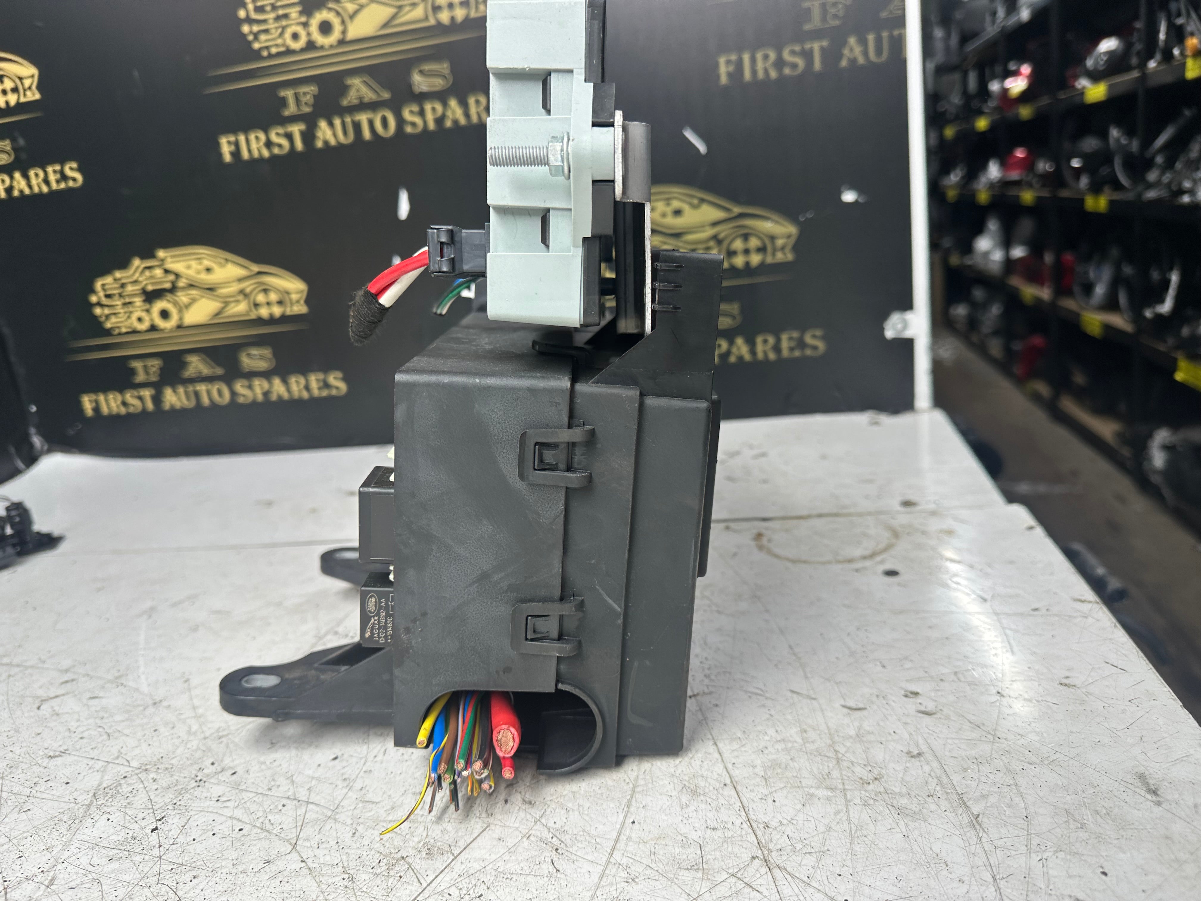 Jaguar XF X260 2.0 Petrol 2018 CCM Fuse Box (GX73-14A067-DB)