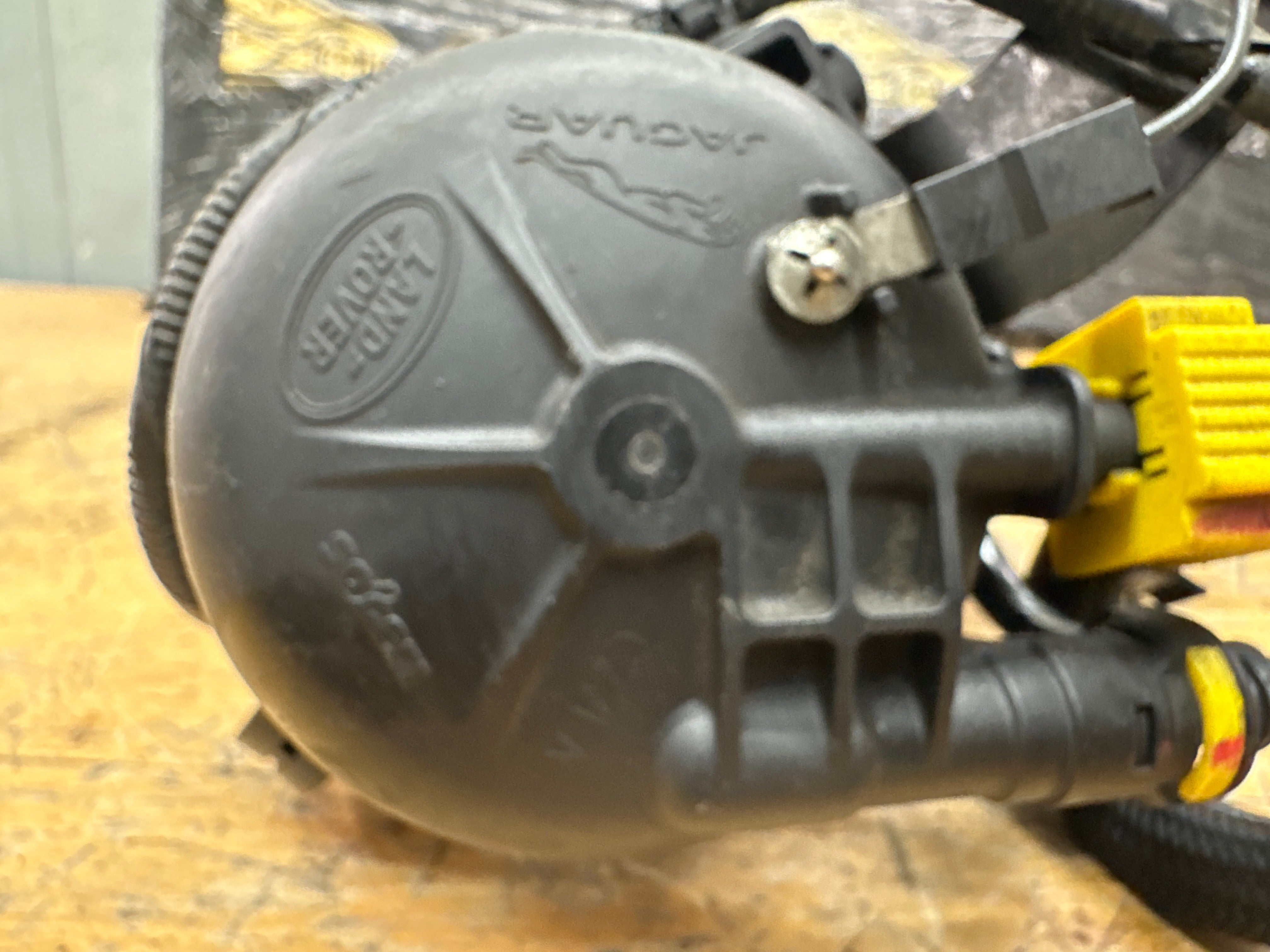 Jaguar F-Pace X761 2017–2021 2.0 Fuel Filter Housing (GX73-9D202-AE)