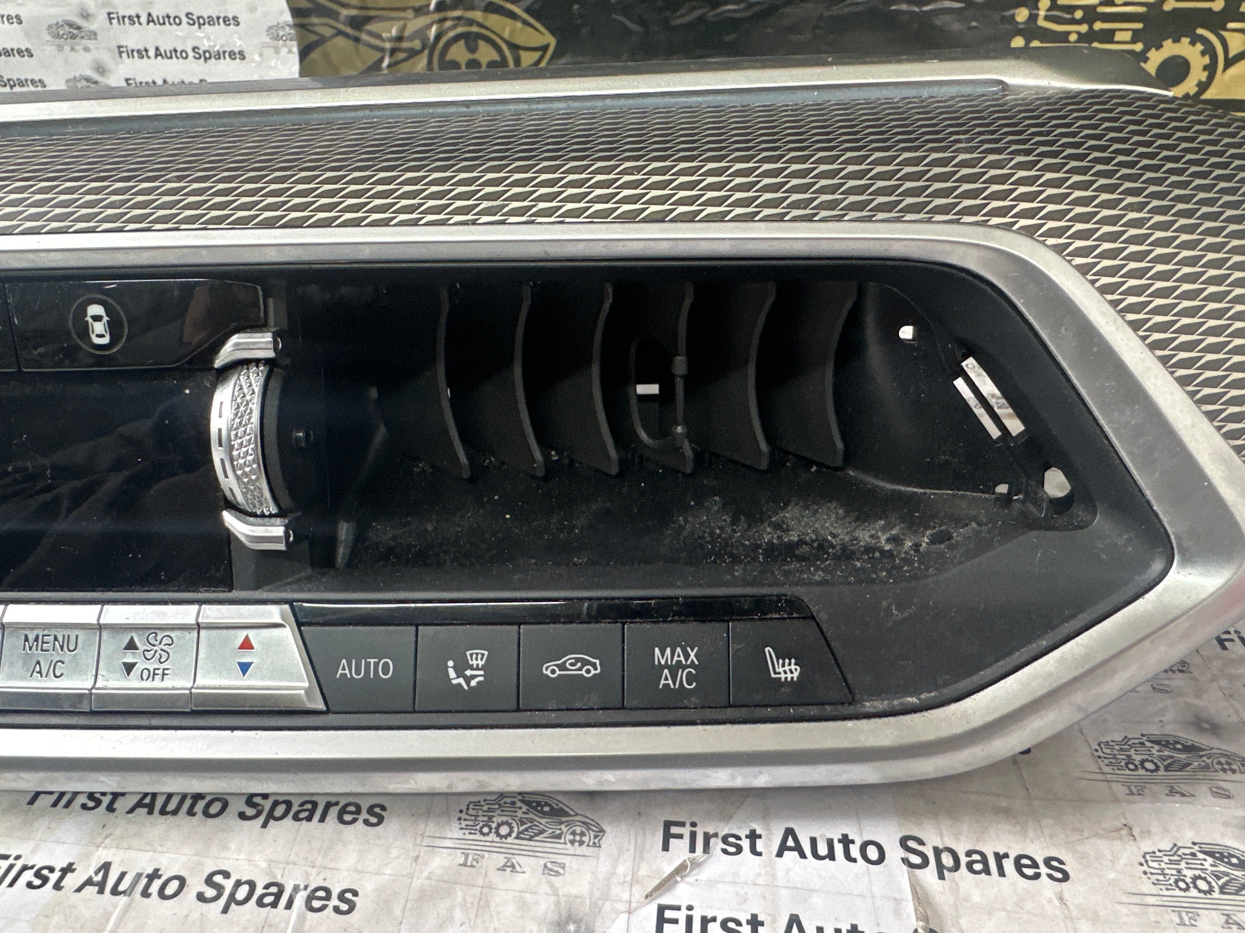 BMW X5 G05 Dashboard Centre Trim & Air Vents (8073203) (9458527)