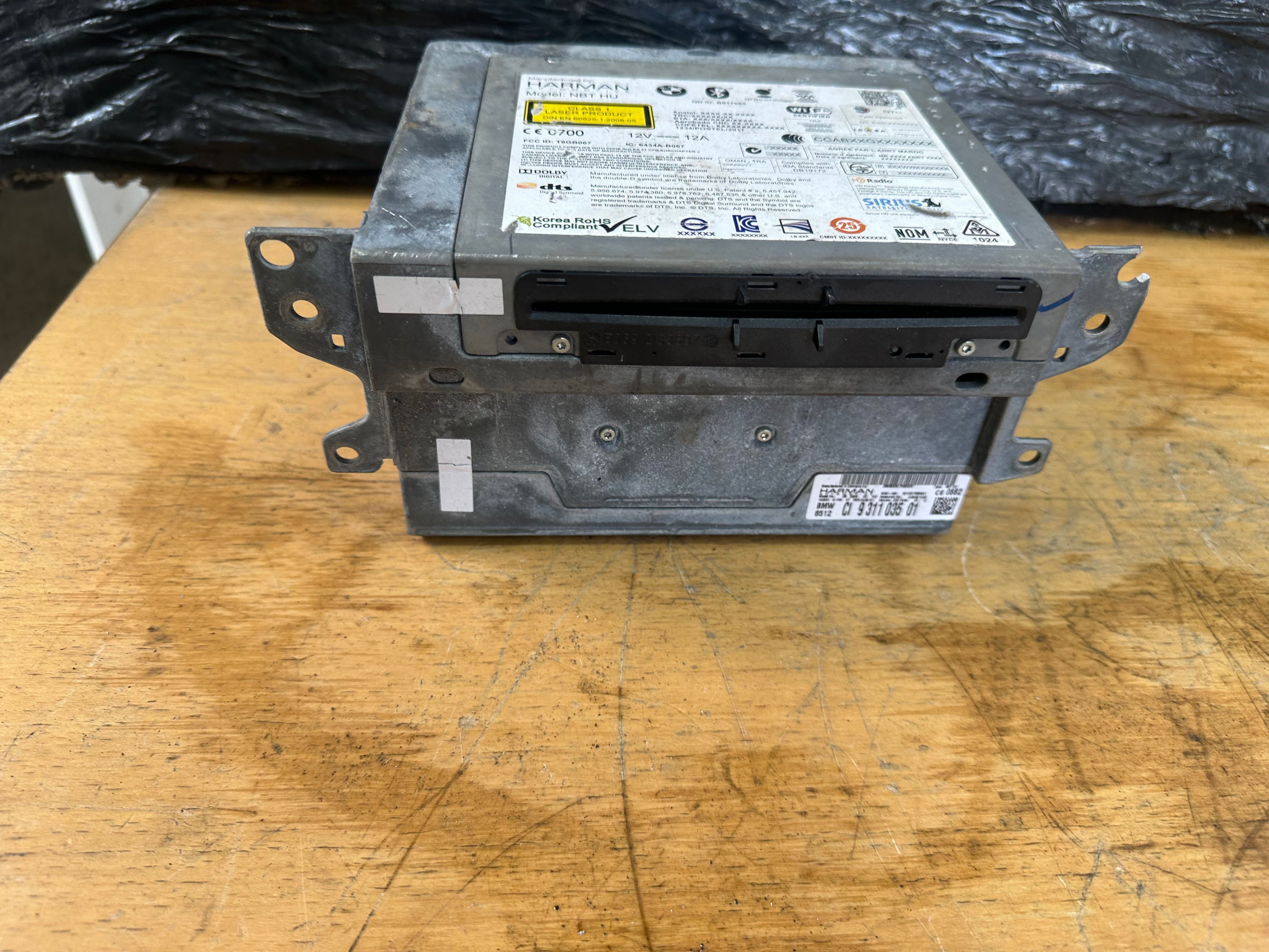 BMW 5 Series 2009-2015 Stereo Radio CD Head Unit (9311035) (931103501)