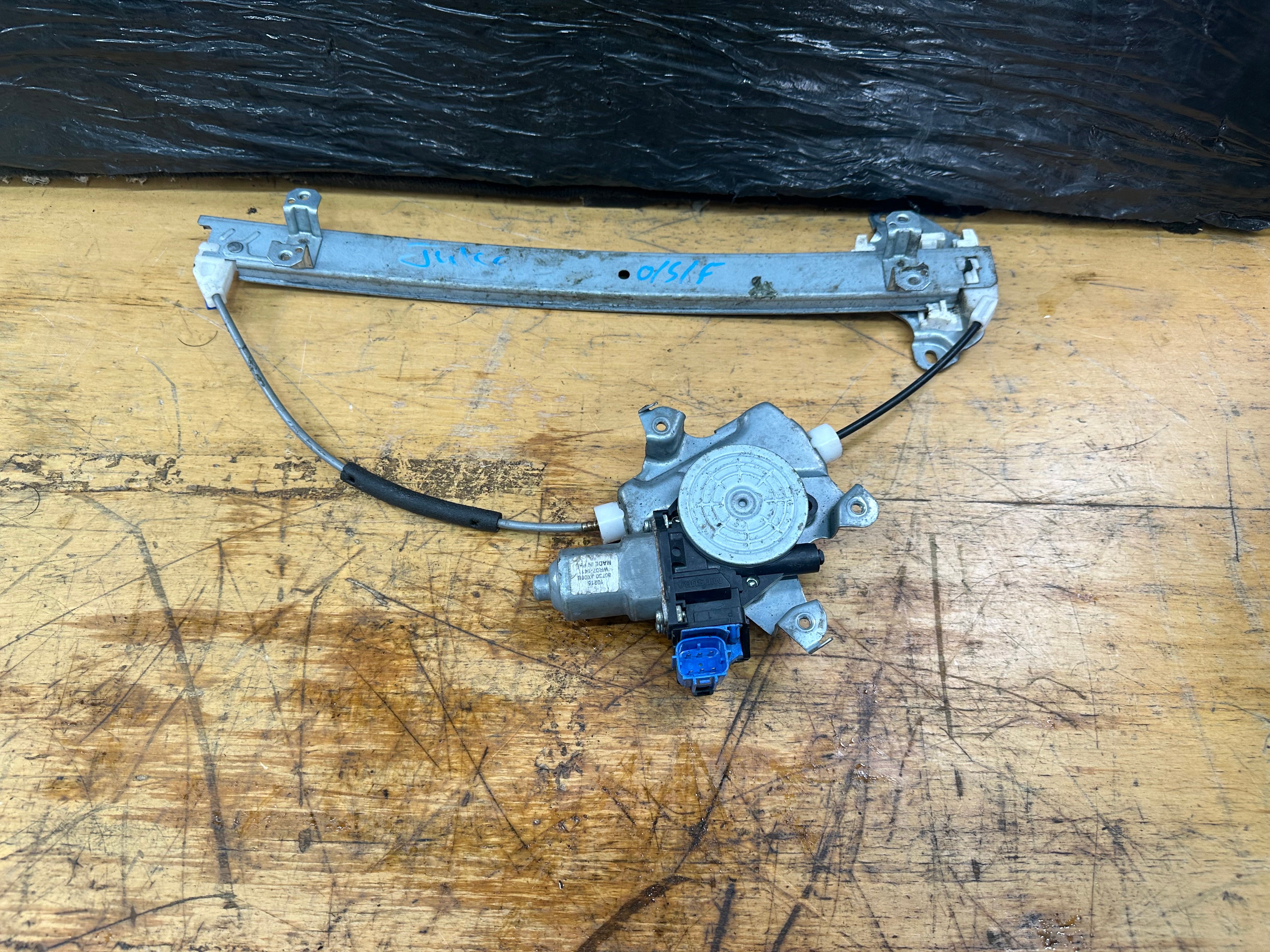 Nissan Juke 2010-2014 Right Front O/S/F Window Regulator (80730JX00B) (WR07-141)