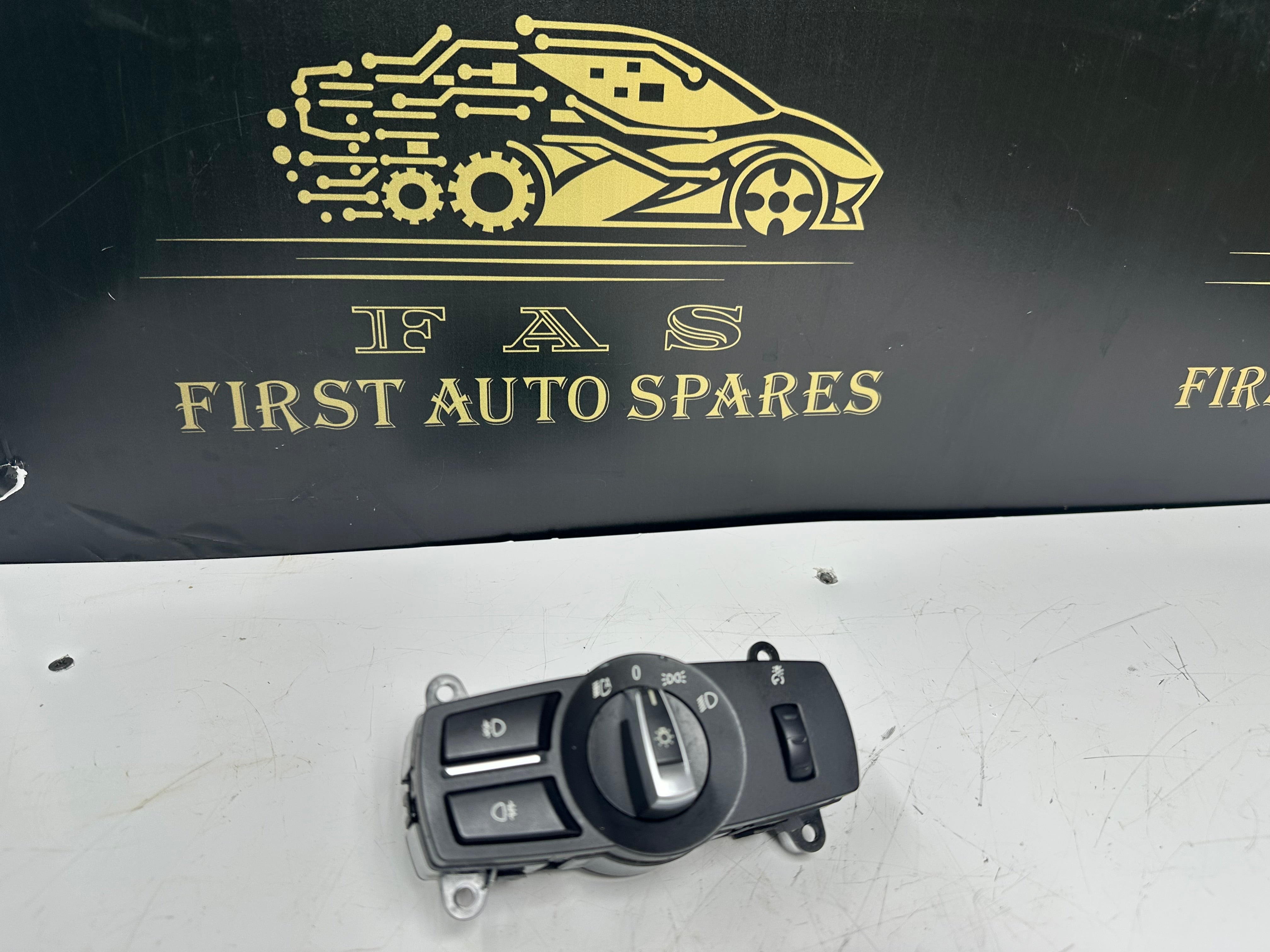 BMW 5 & 6 Series F10 F12 Headlight Switch Control Unit (9192744 05)
