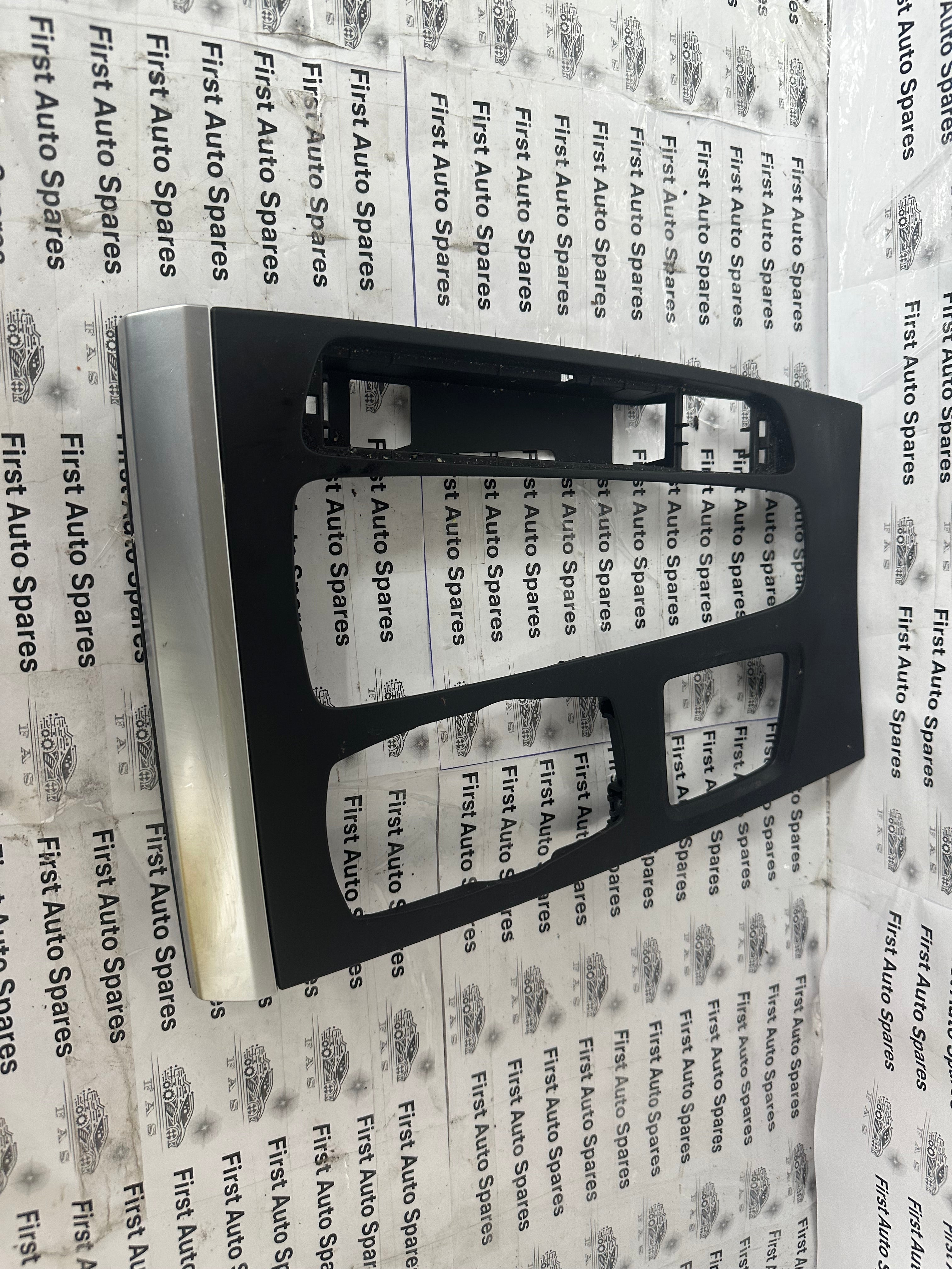 BMW X5 2016 iDrive Centre Console Trim Surround (5116 9252115)