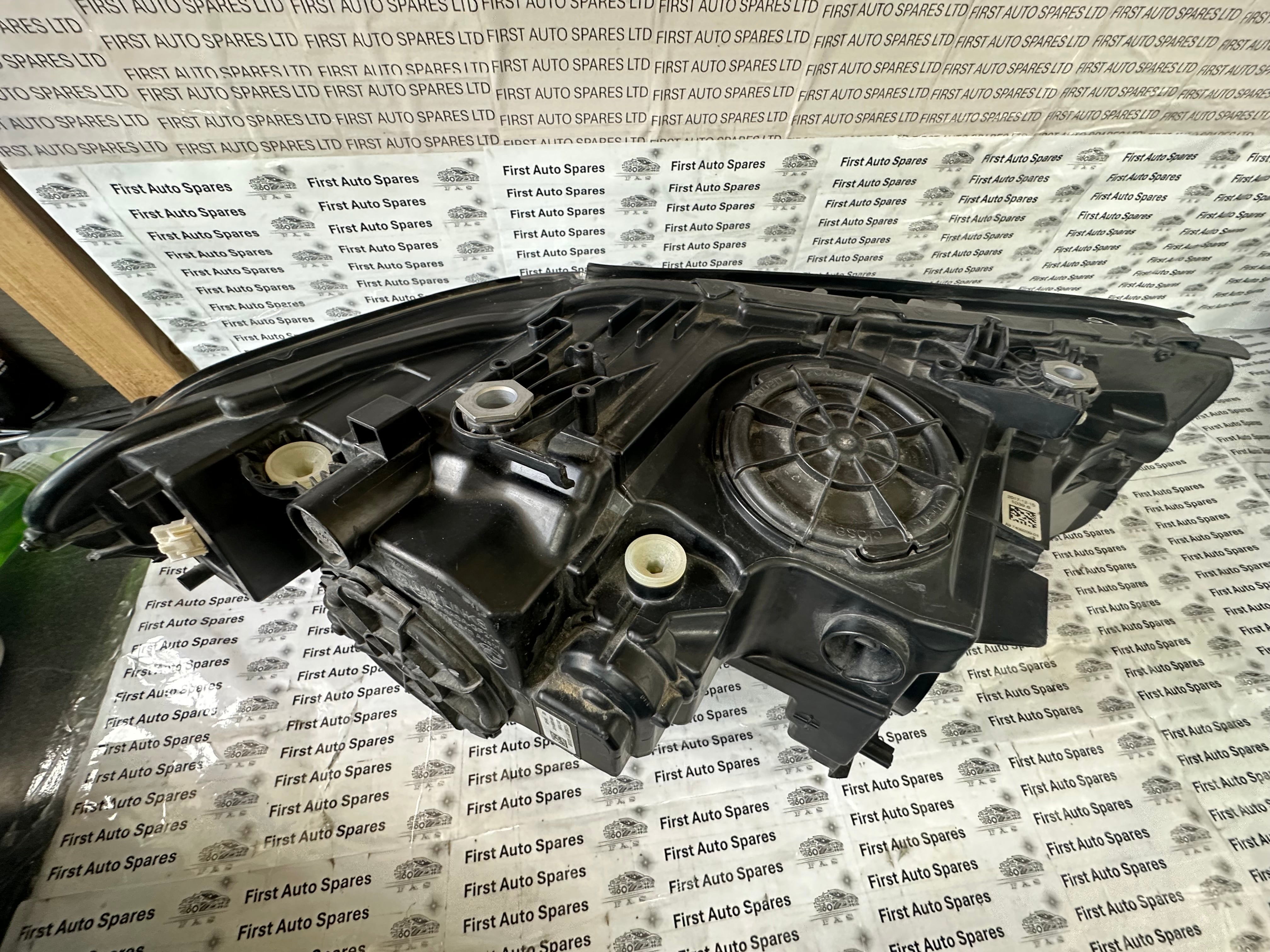 BMW 5 Series G30 G31 Adaptive LED Headlight Left (7439209-01)