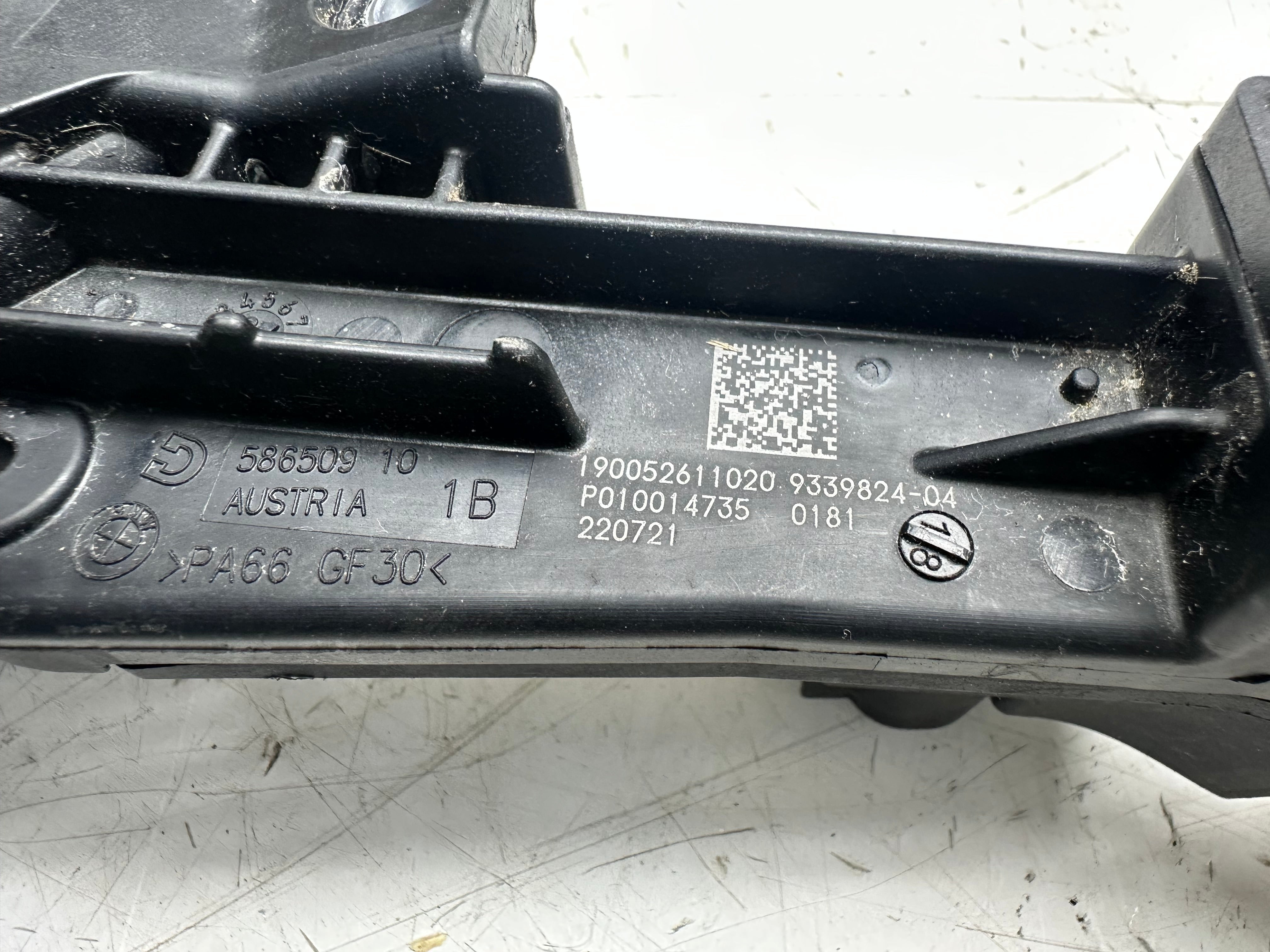 BMW 5 / 6 / 7 / X3 / X4 Series B+ Positive Terminal Point Distribution Box (9339824-04)