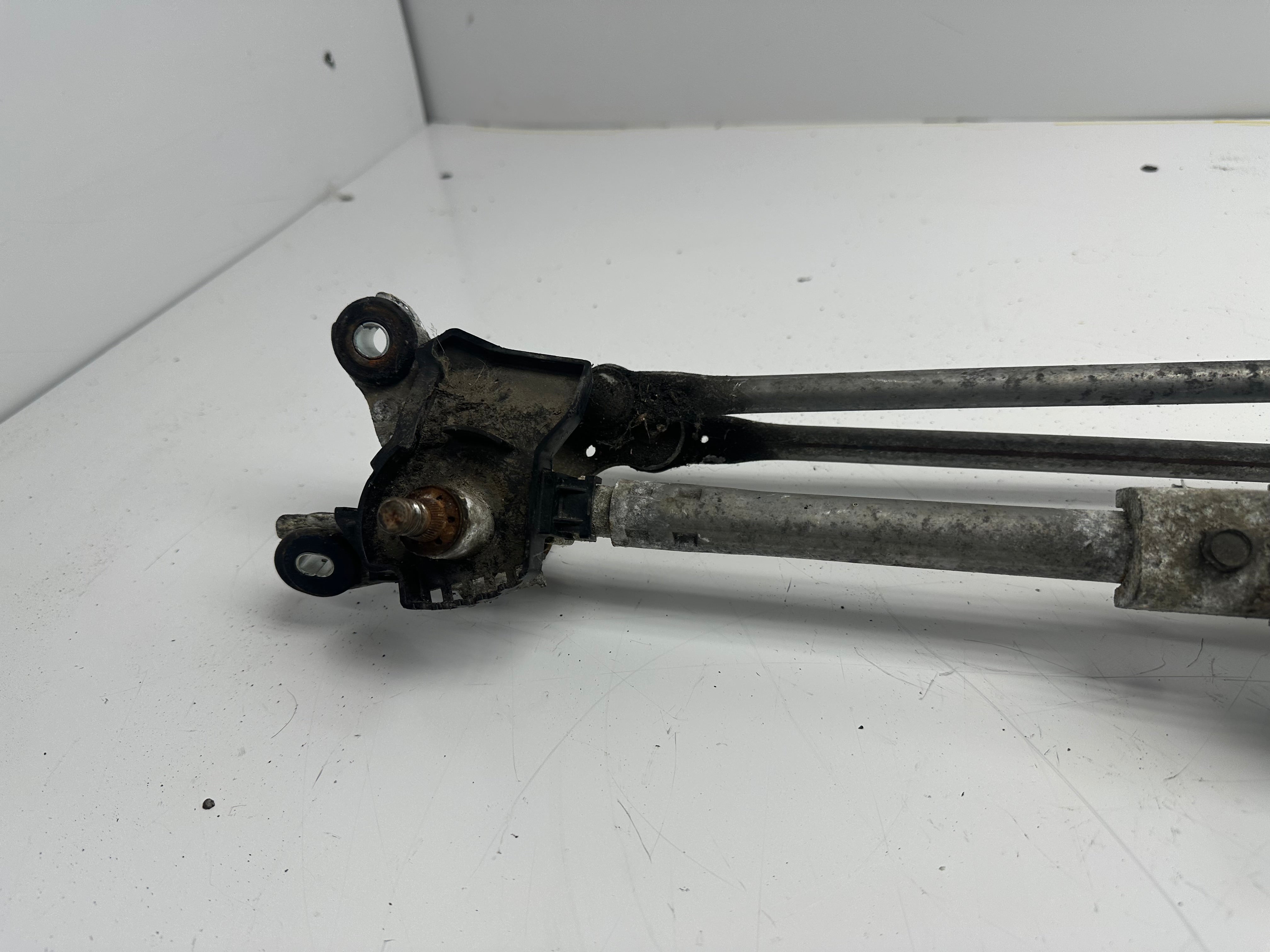 Mazda 2 2009 Front Wiper Motor & Linkage (DF80 9602B-092)