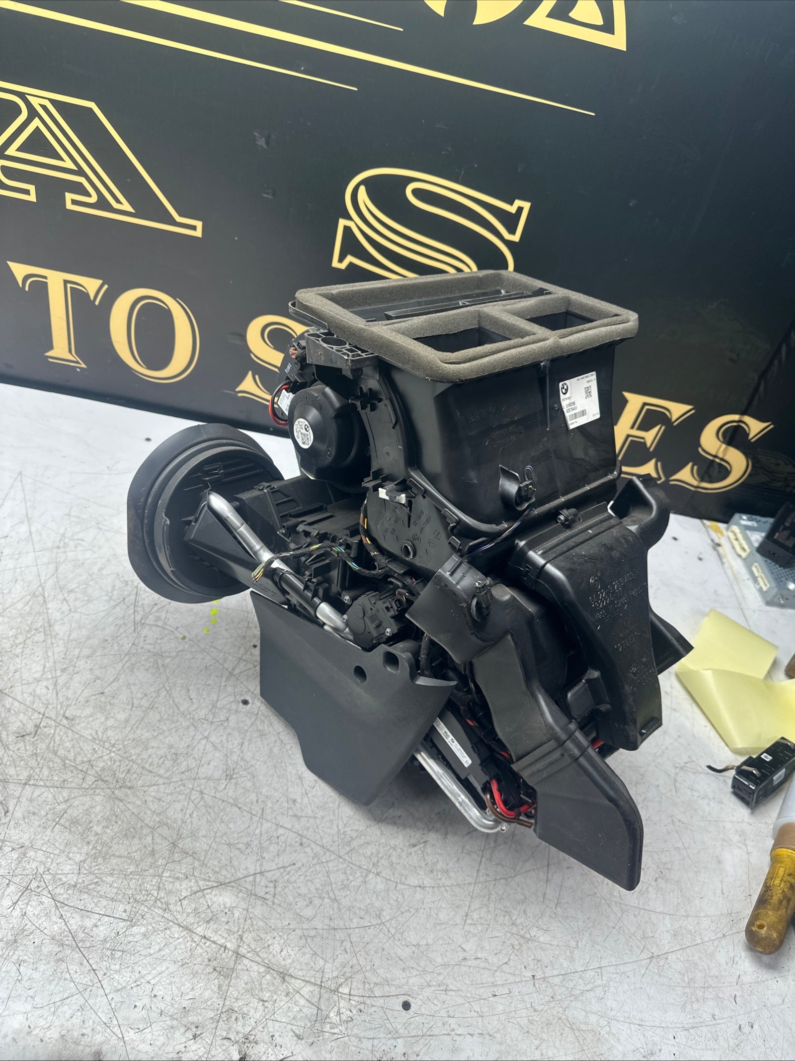 BMW F48/ MINI F60 Heater Box Housing Unit with Blower Motor 9383118 / 9263409