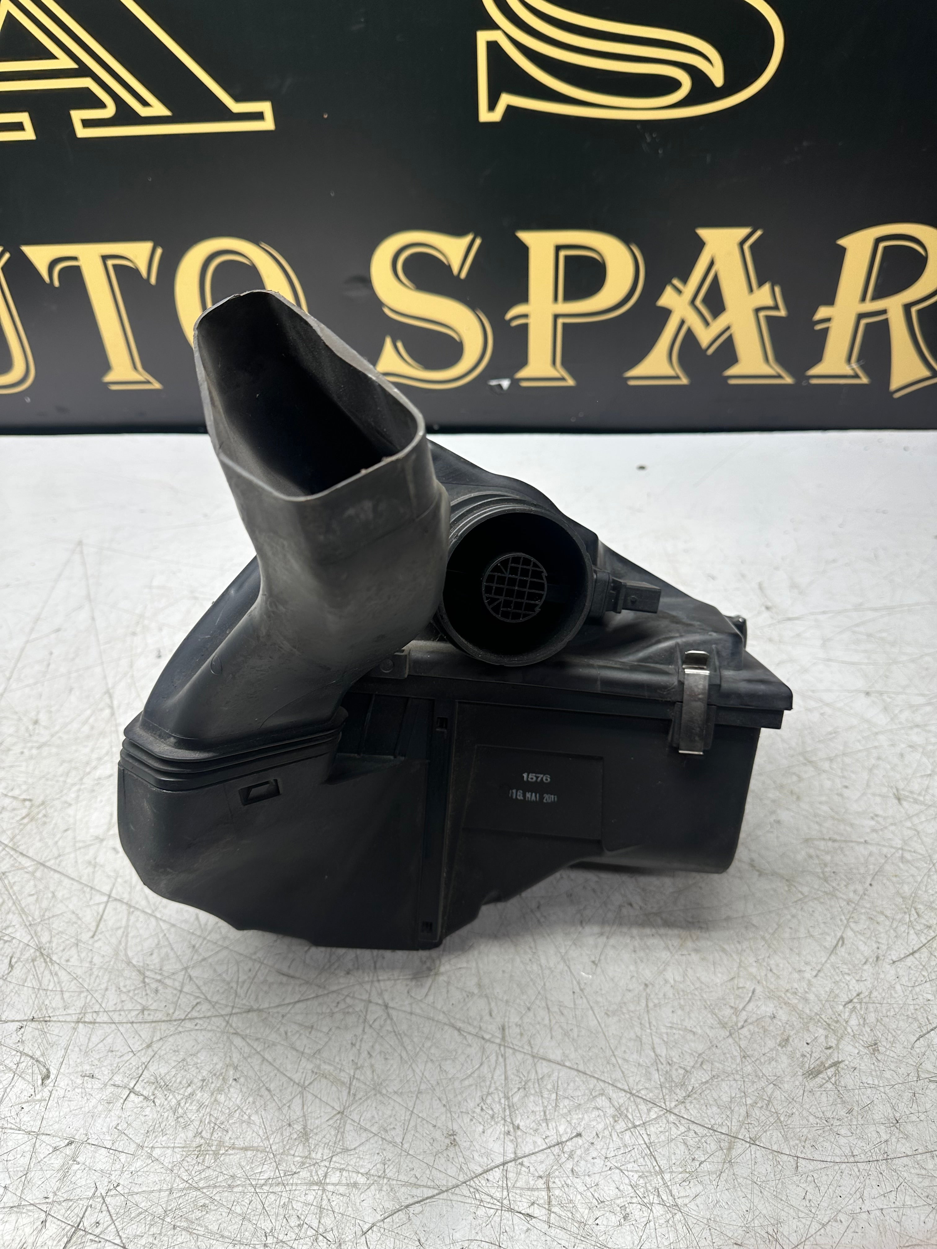 BMW 1 & 3 Series Air Filter Box Housing (2011–2019)(7797460 / 7797466 )
