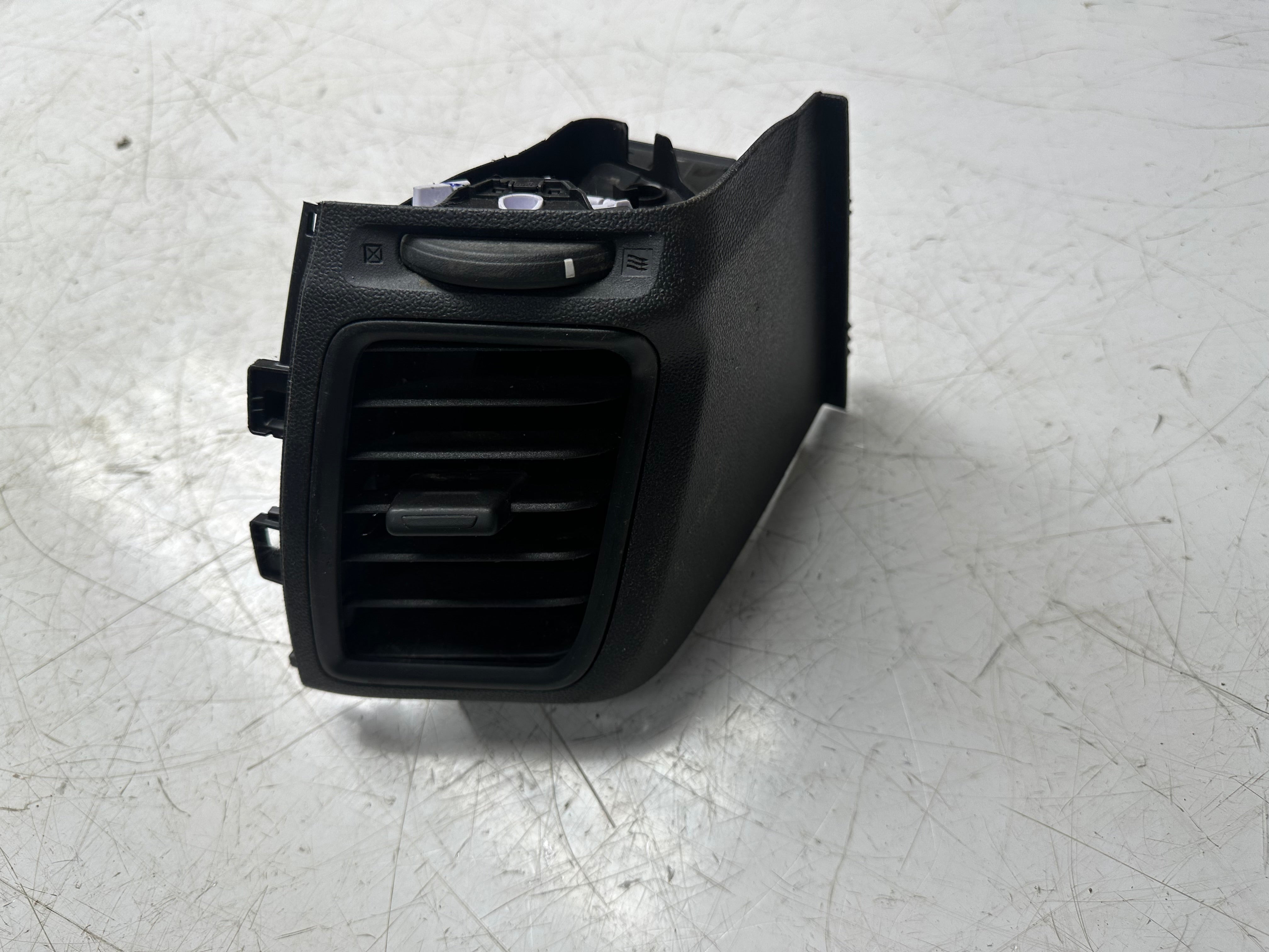 Ford Transit Custom 2019 Right Heater Air Vent (JK21-V018B08-AD3JA6)