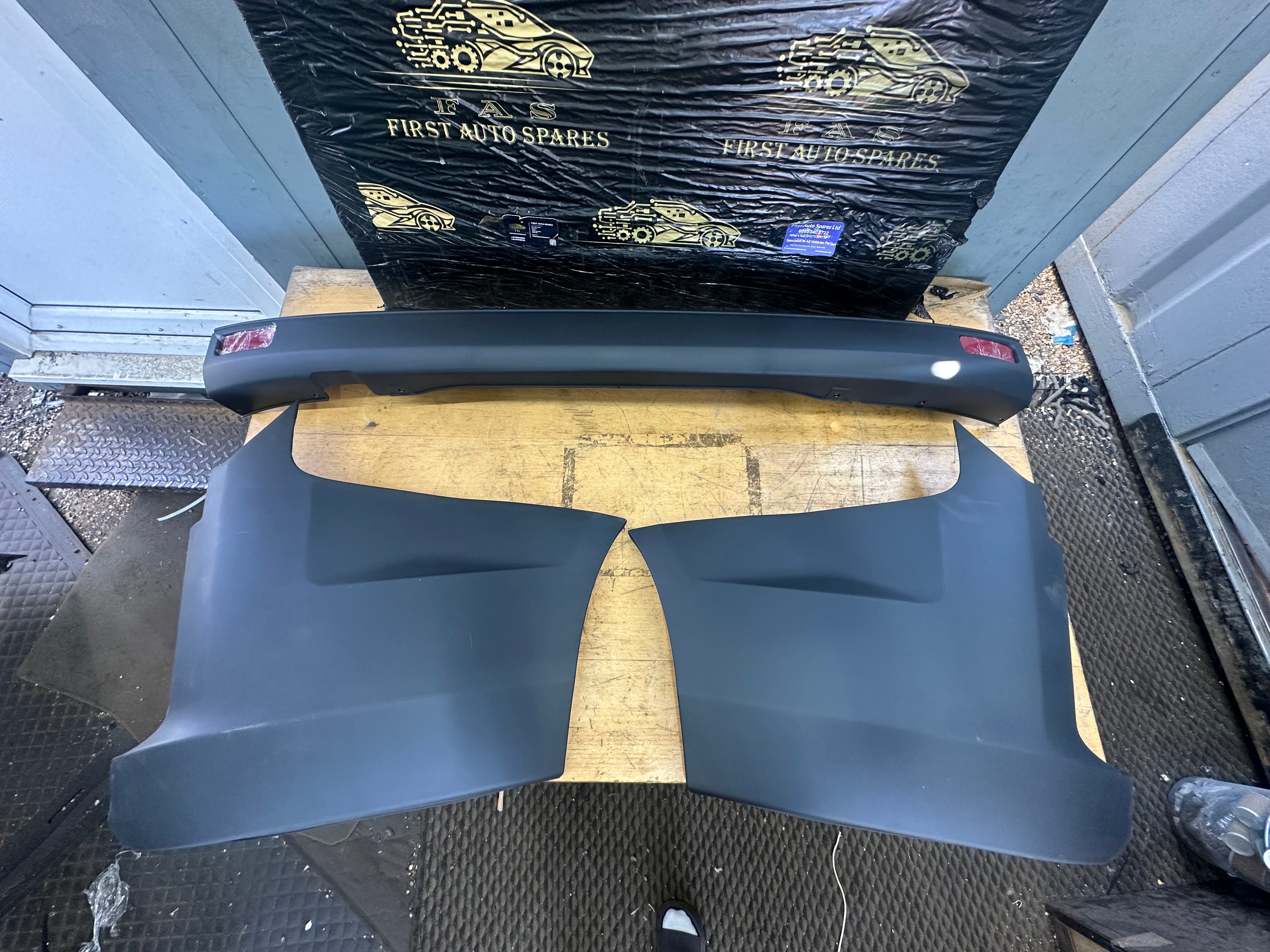 Ford Transit Custom 2014–2023 Rear Complete Bumper (In 3 Pieces)